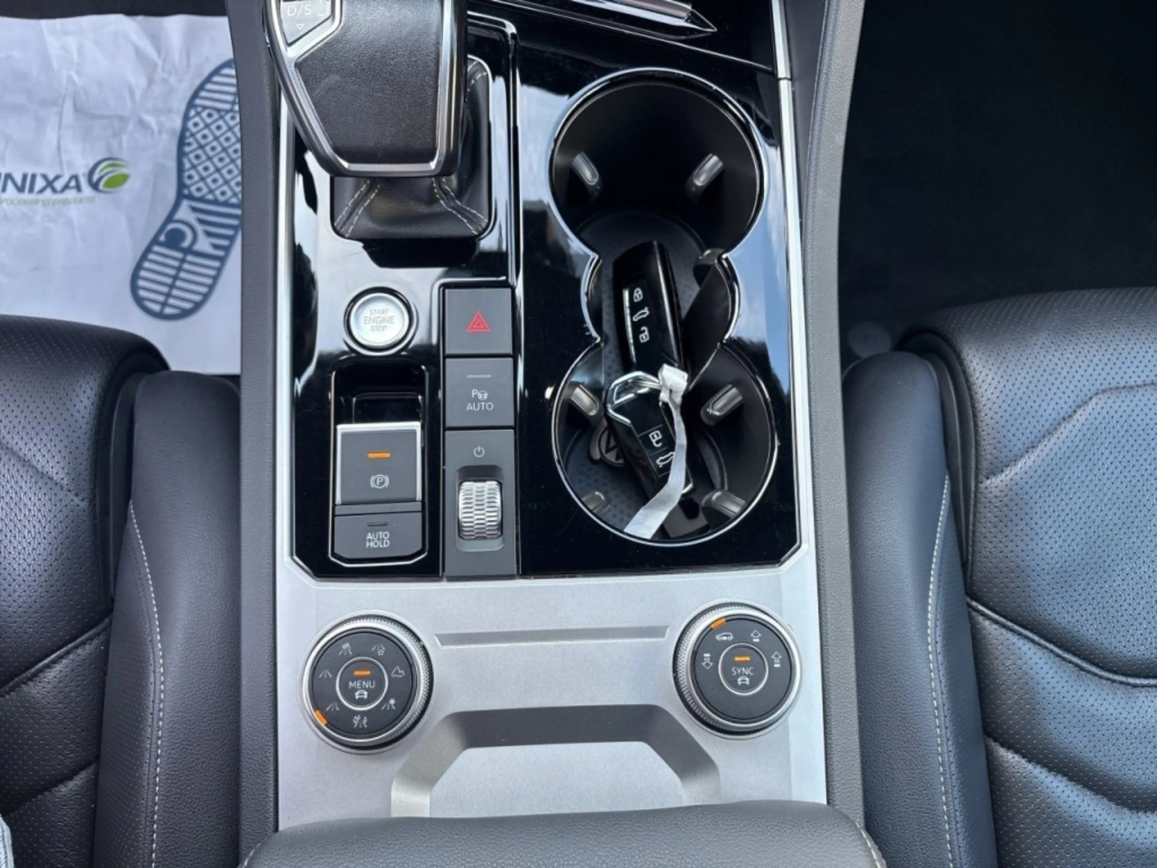 Volkswagen Touareg 3.0 TSI R EHYBRID 4MOTION PANO-DAK/360CAMERA/TREKH — photo 29