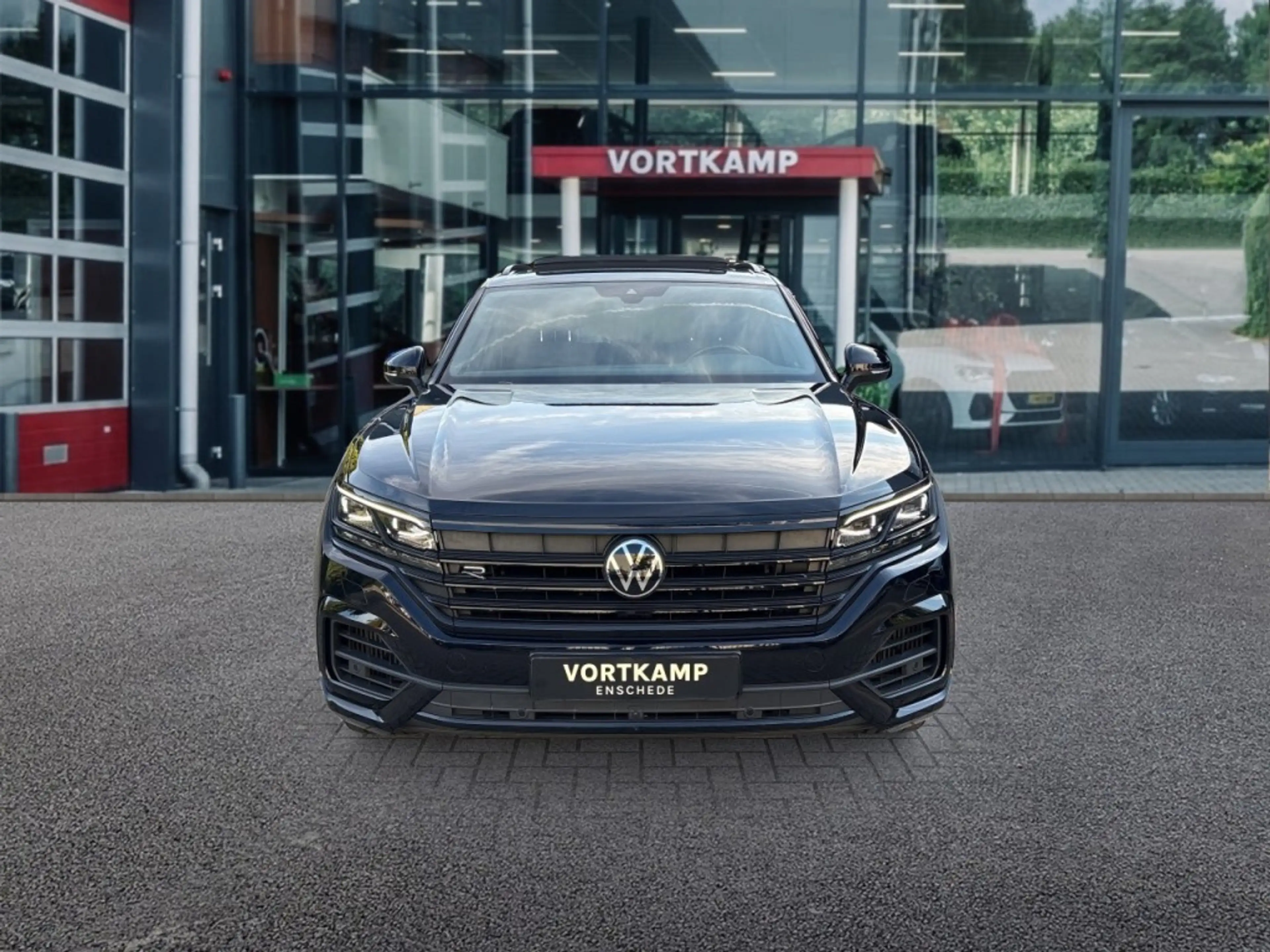 Volkswagen Touareg 3.0 TSI R EHYBRID 4MOTION PANO-DAK/360CAMERA/TREKH — photo 2