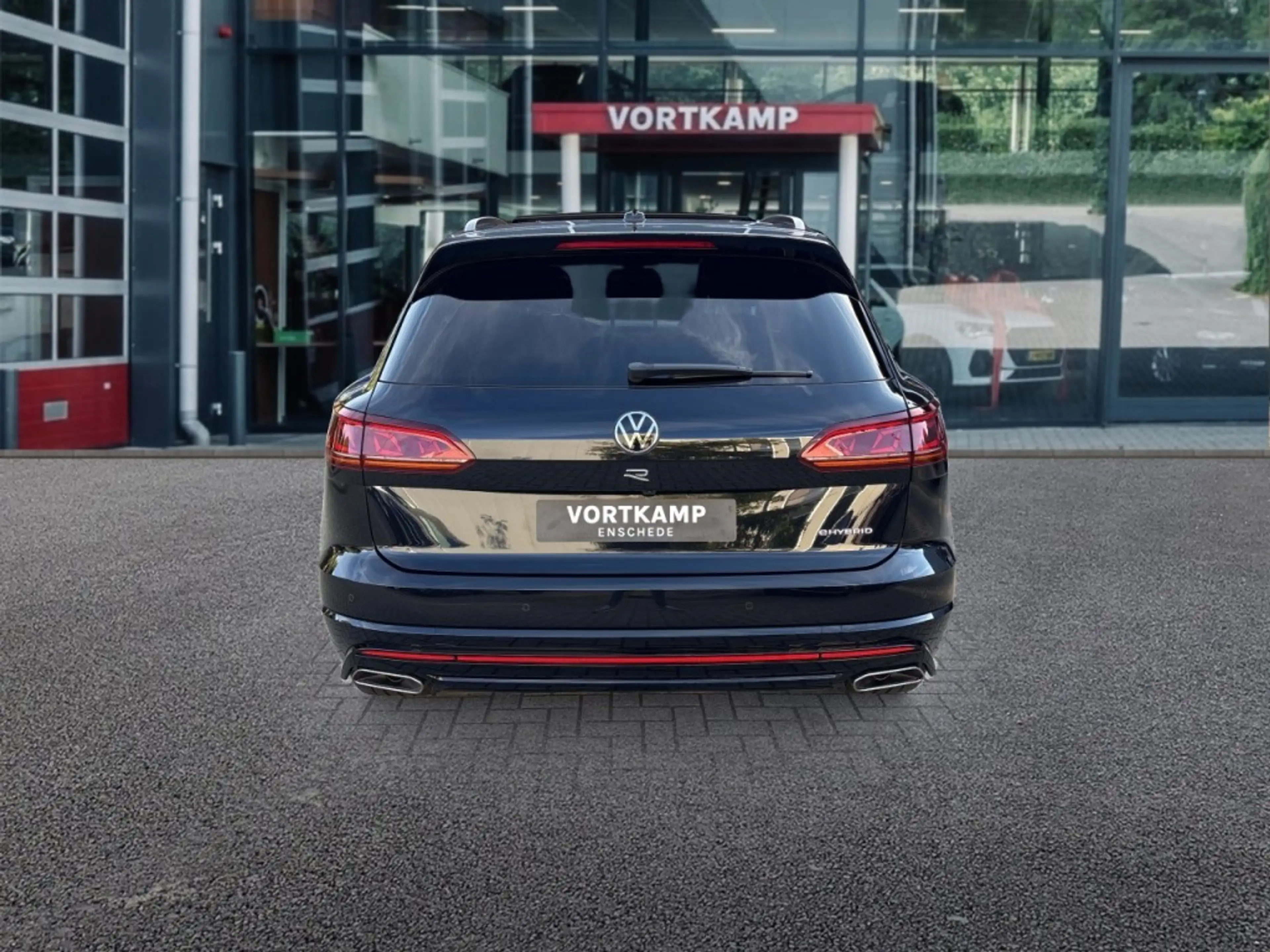 Volkswagen Touareg 3.0 TSI R EHYBRID 4MOTION PANO-DAK/360CAMERA/TREKH — photo 6