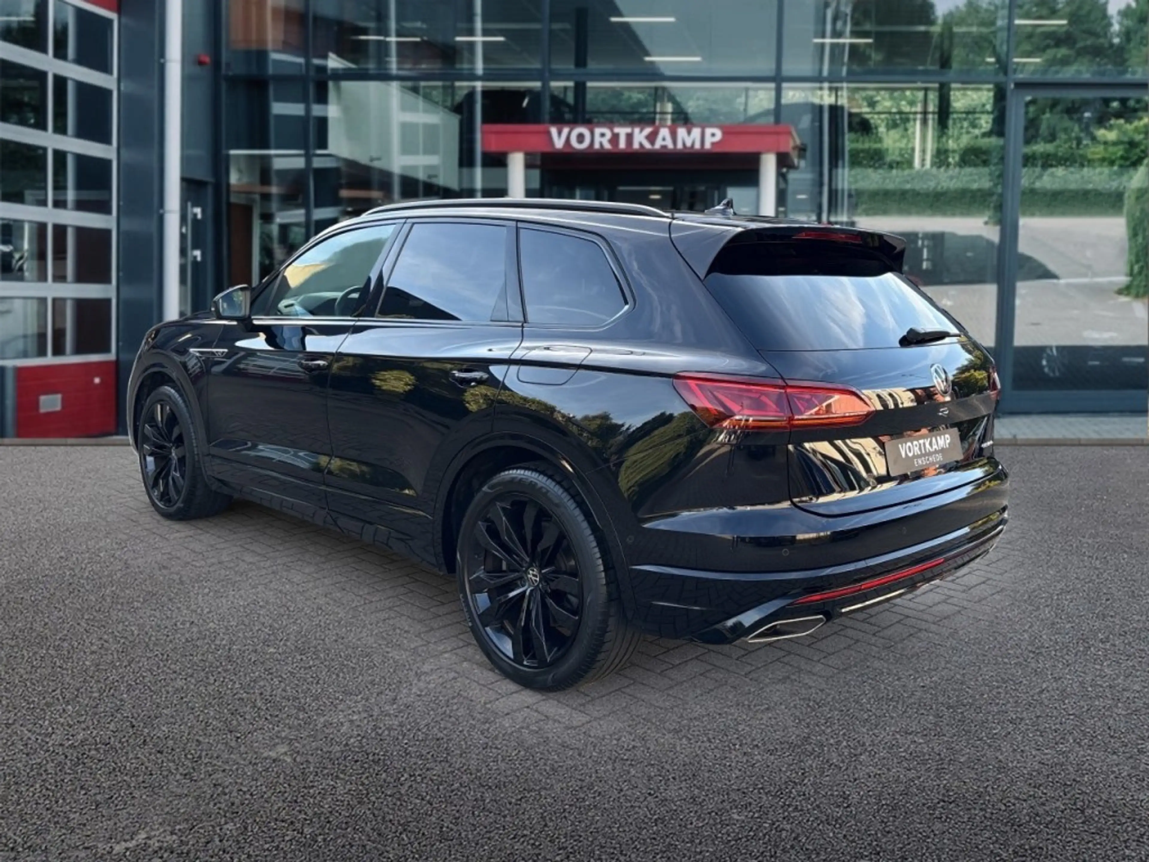 Volkswagen Touareg 3.0 TSI R EHYBRID 4MOTION PANO-DAK/360CAMERA/TREKH — photo 7