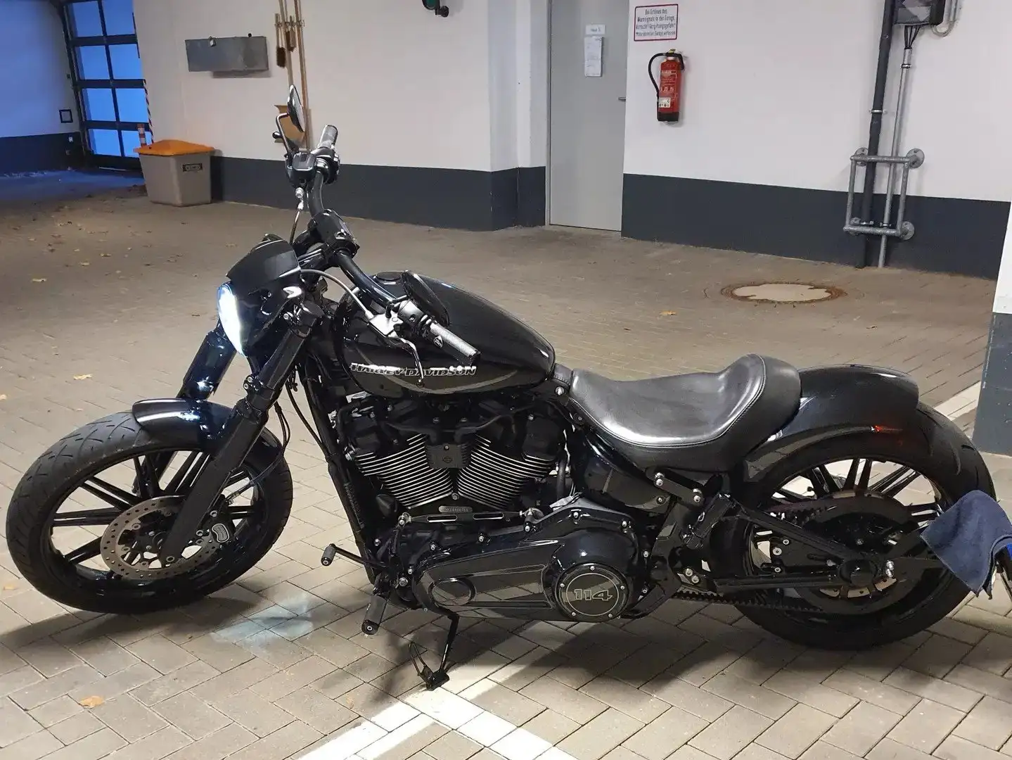 Harley-Davidson CVO Breakout FXBRS Чорний - 1