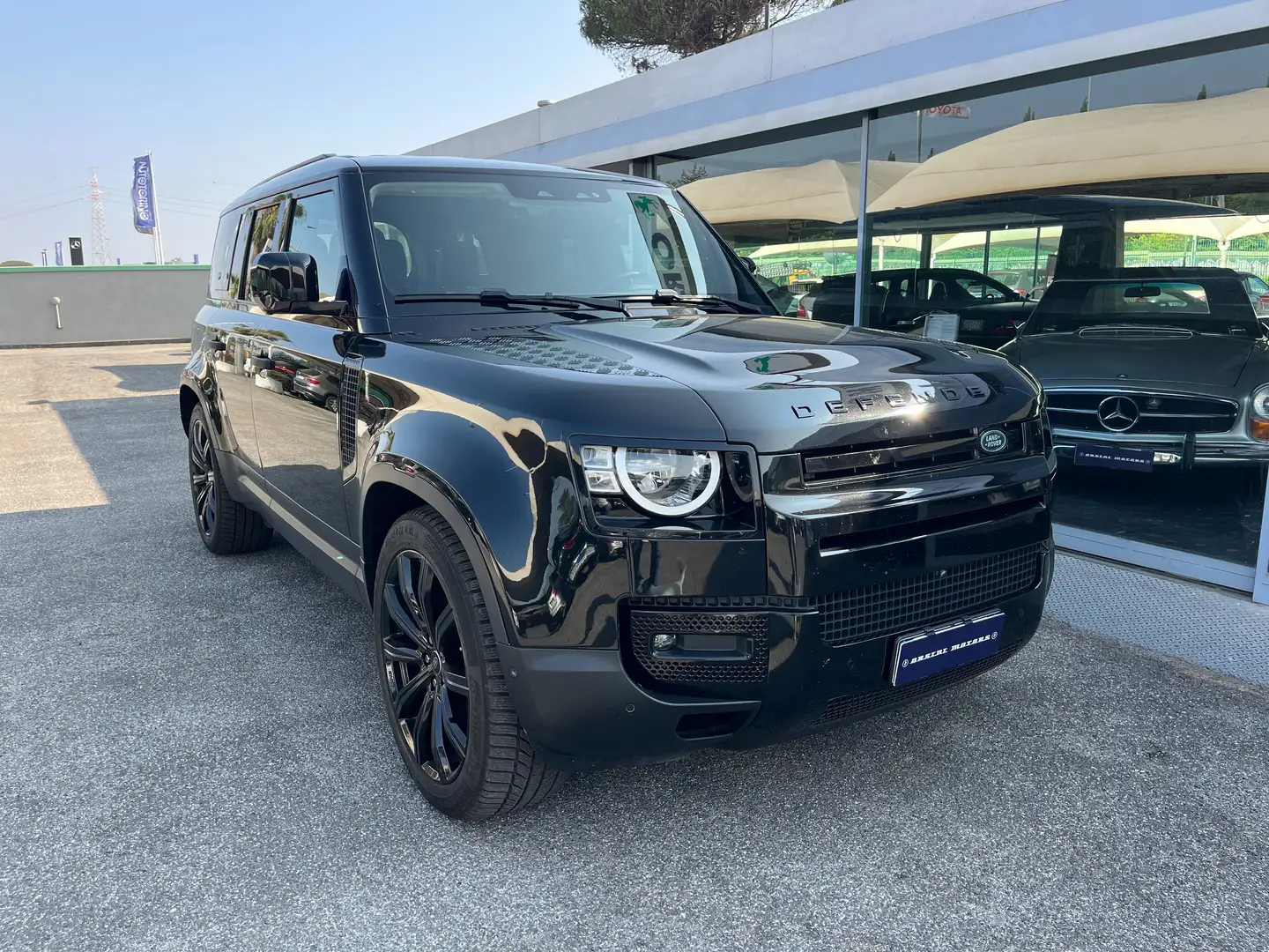 Land Rover Defender Defender 110 2.0d sd4 awd 240cv 7p. Schwarz - 1