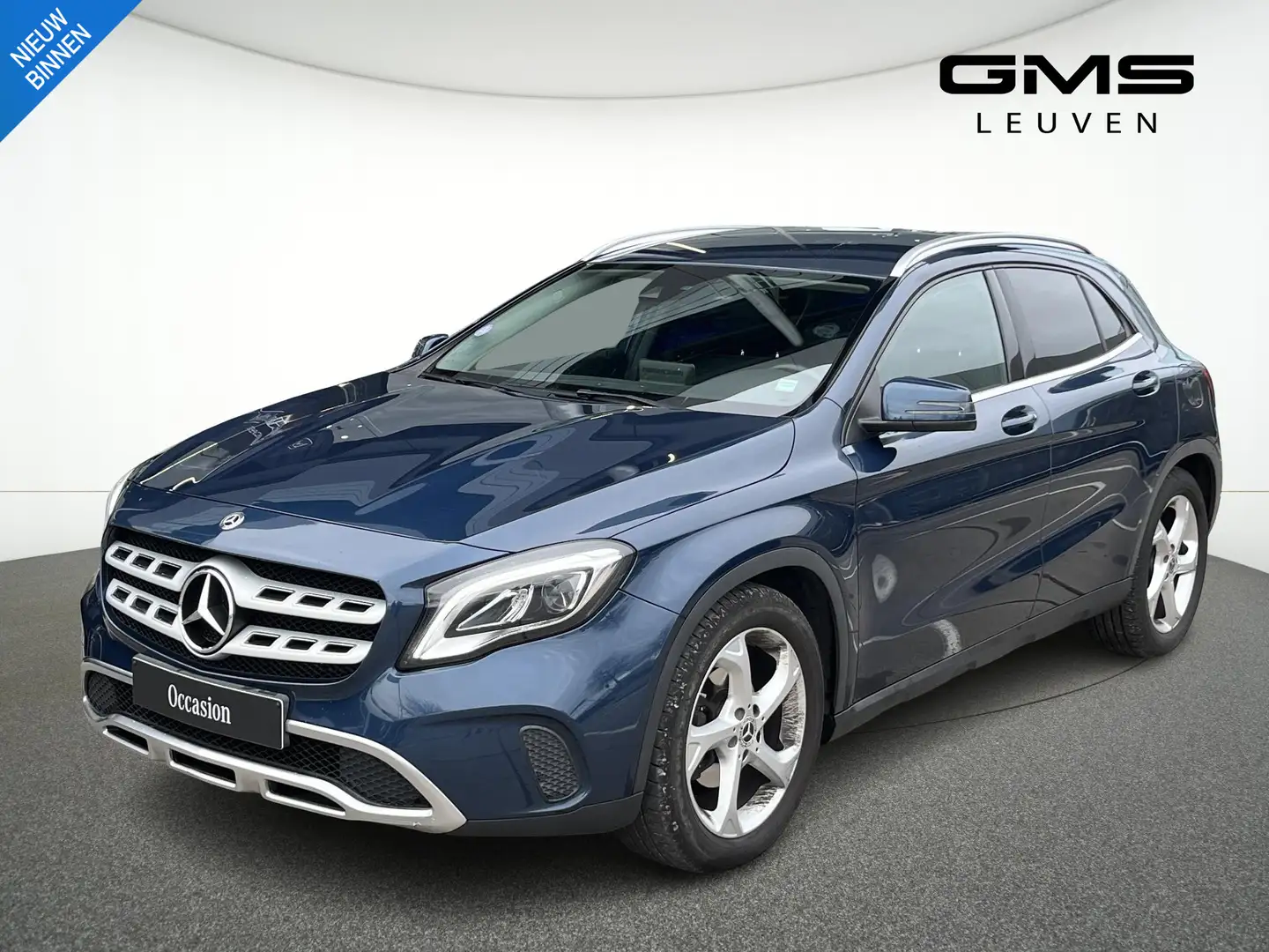 Mercedes-Benz GLA 180 Urban Bleu - 1