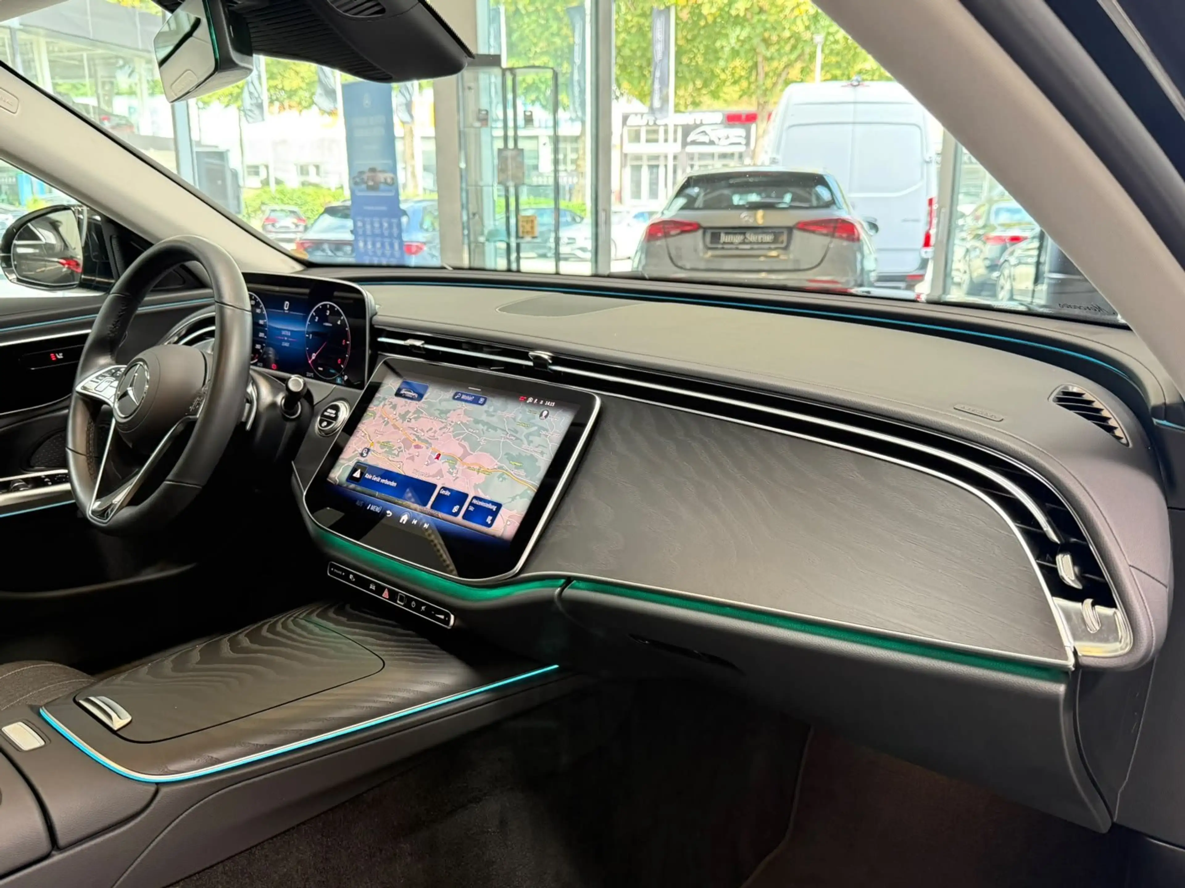 Mercedes-Benz E 220 d T Avantgarde DISTR+PANO+AHK+KEYLESS+LED — photo 10