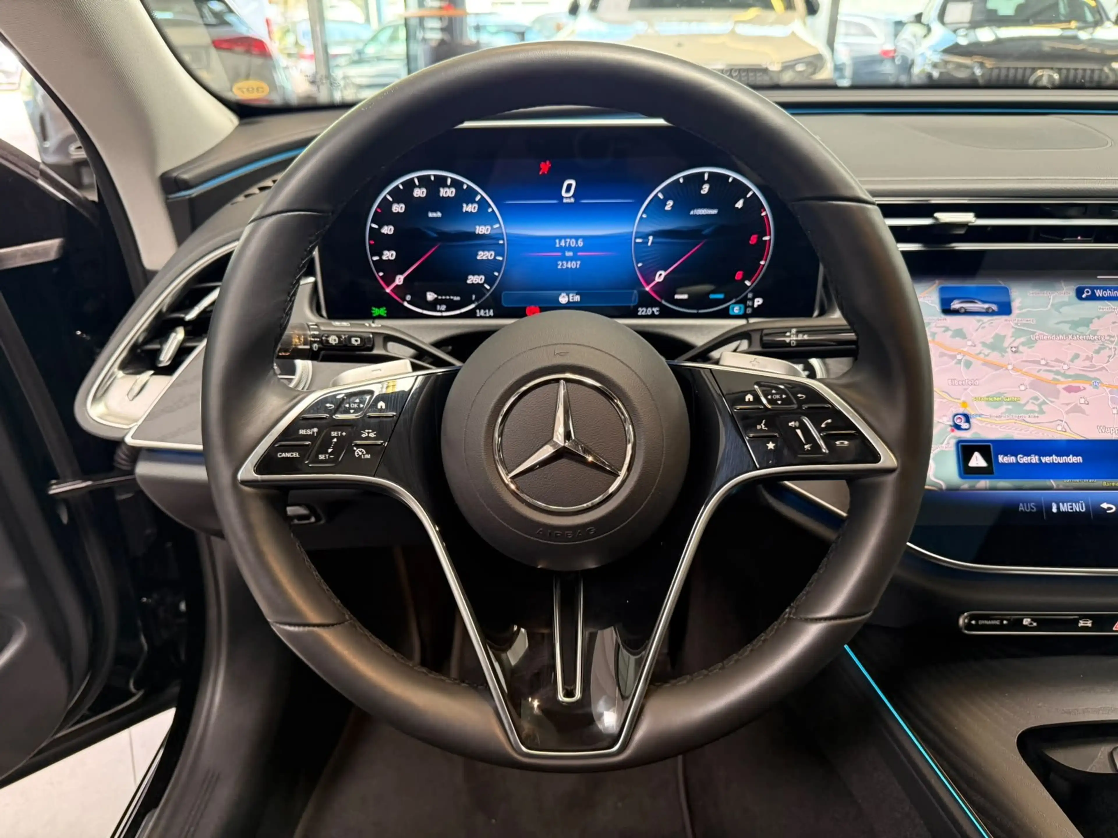 Mercedes-Benz E 220 d T Avantgarde DISTR+PANO+AHK+KEYLESS+LED — photo 7