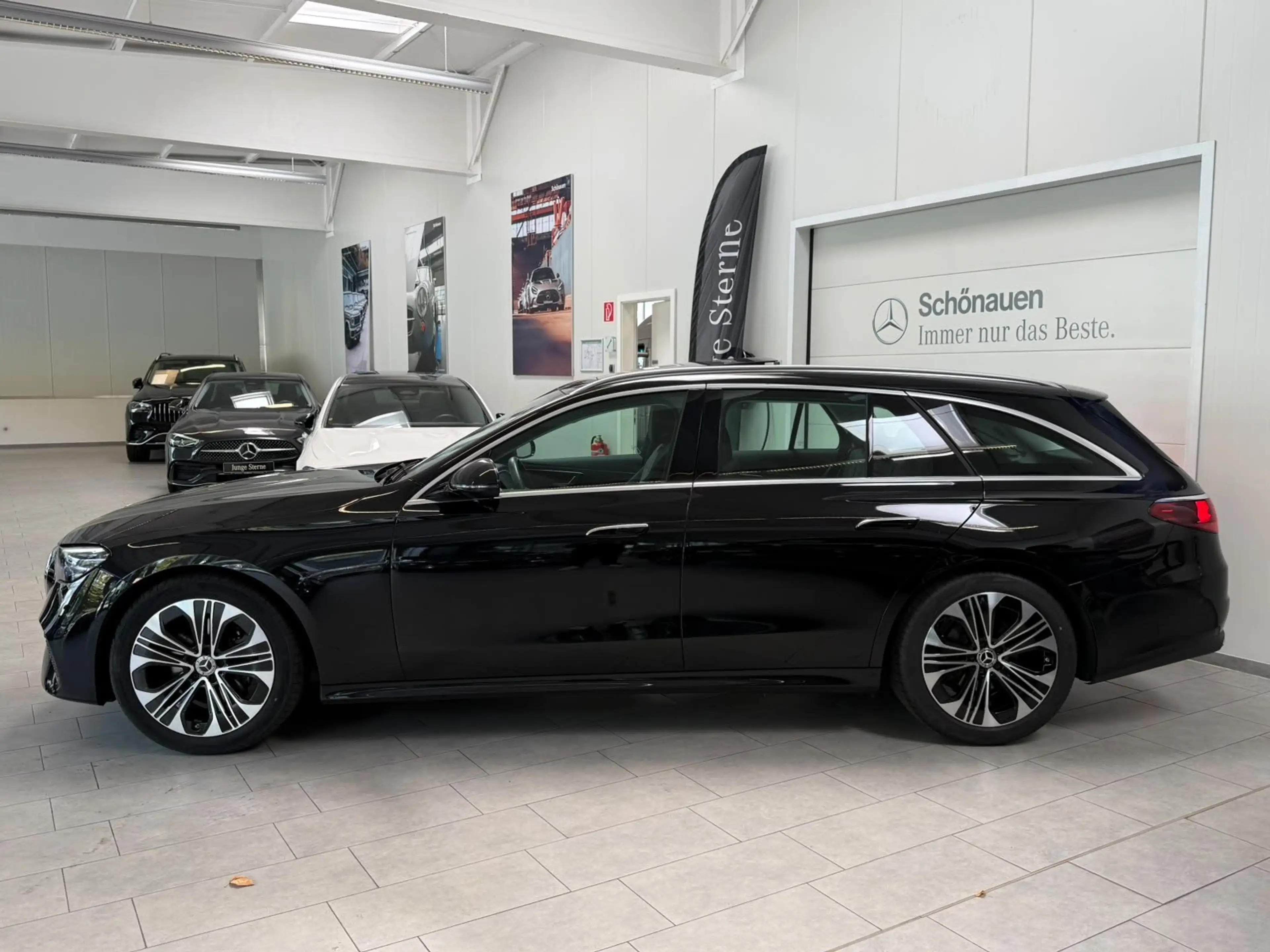 Mercedes-Benz E 220 d T Avantgarde DISTR+PANO+AHK+KEYLESS+LED — photo 3