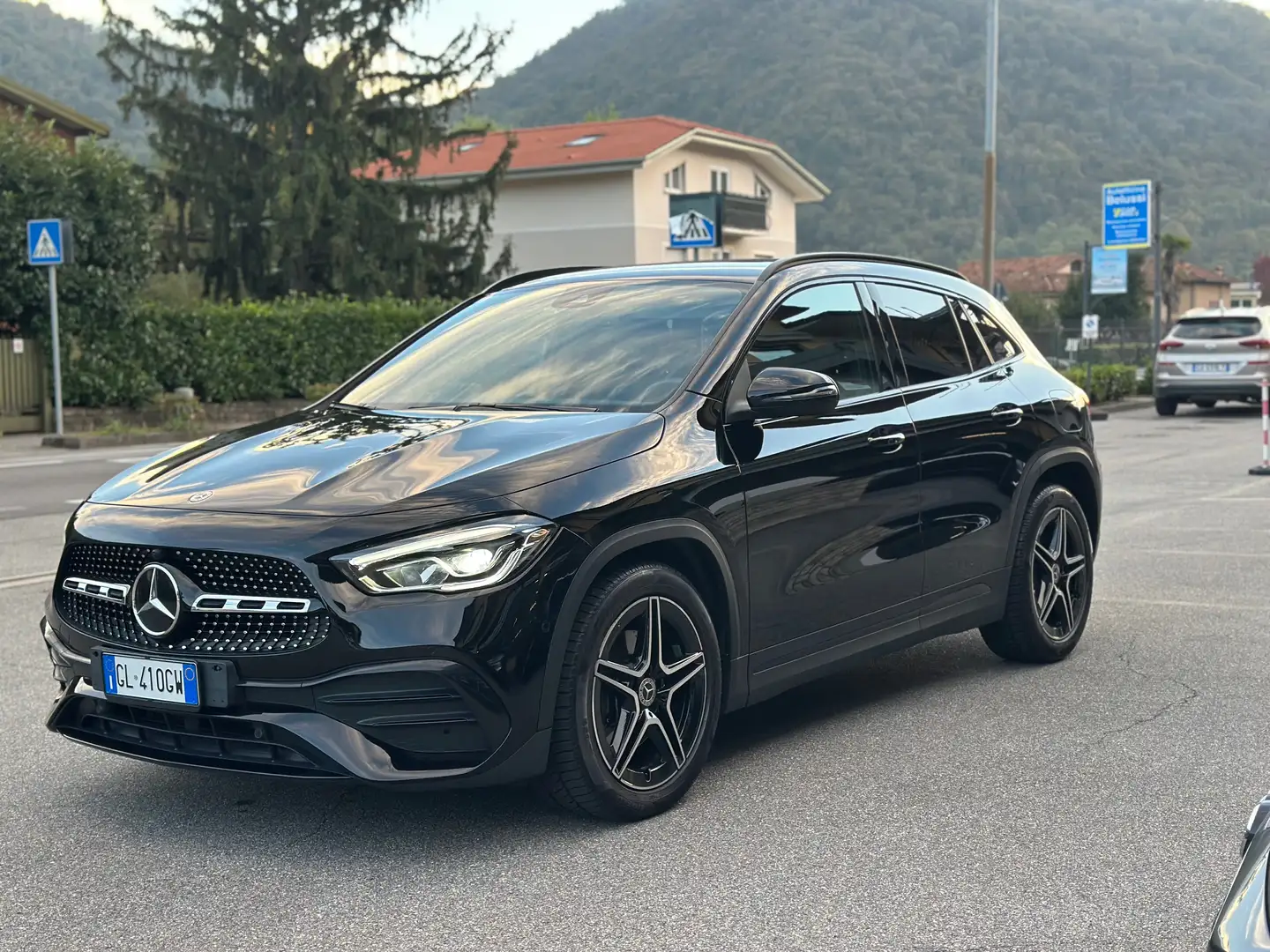 Mercedes-Benz GLA 200 GLA-H247  d AUTOMATIC Premium auto AMG Line Pack Nero - 2