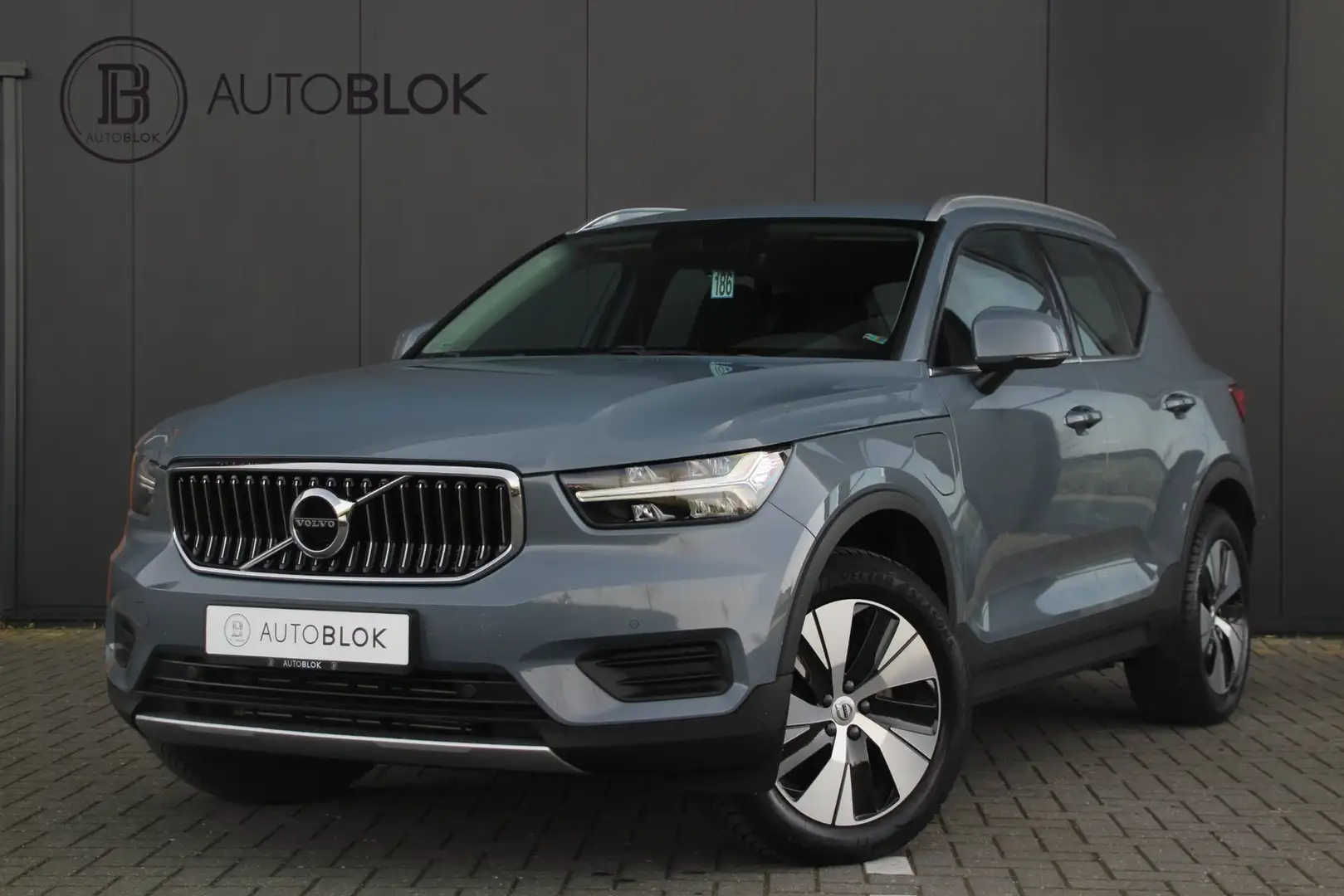 Volvo XC40 1.5 T4 Recharge Inscription Expression| Apple CarP Grau - 1
