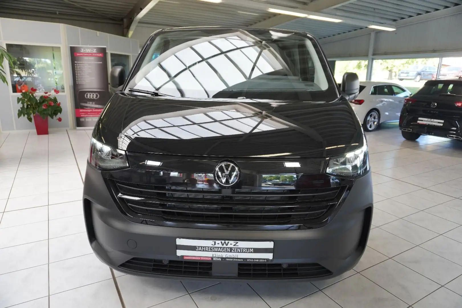 Volkswagen T7 Kastenwagen 2.0 tdi lang*NAVI*KAMERA*LED* Zwart - 2