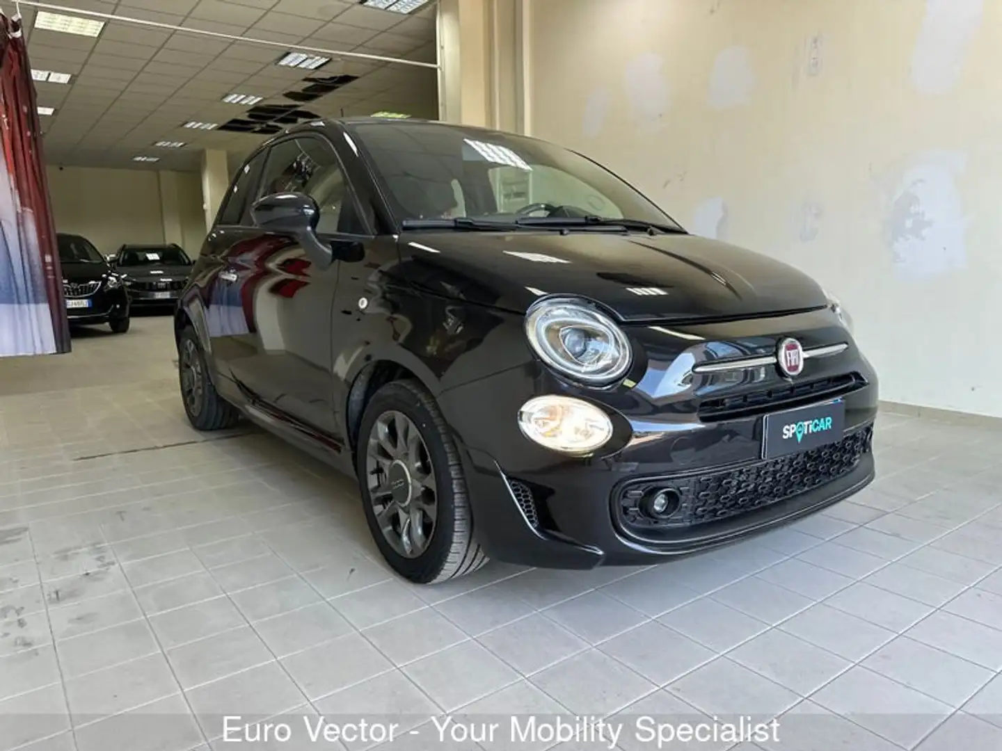 Fiat 500 1.0 Hybrid Connect Nero - 1