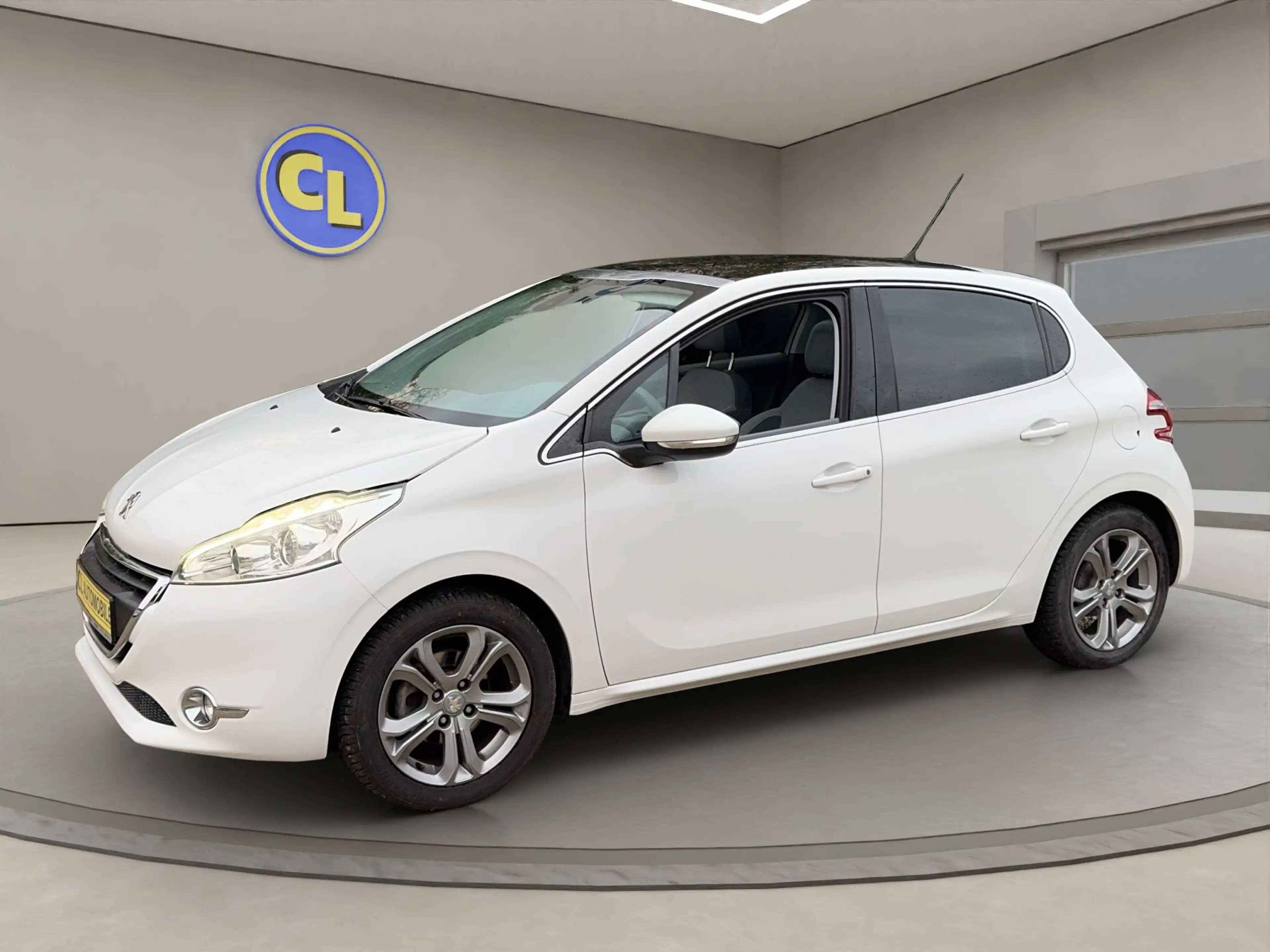 Peugeot 208 208  3-Türer 82 VTI Allure — photo 2