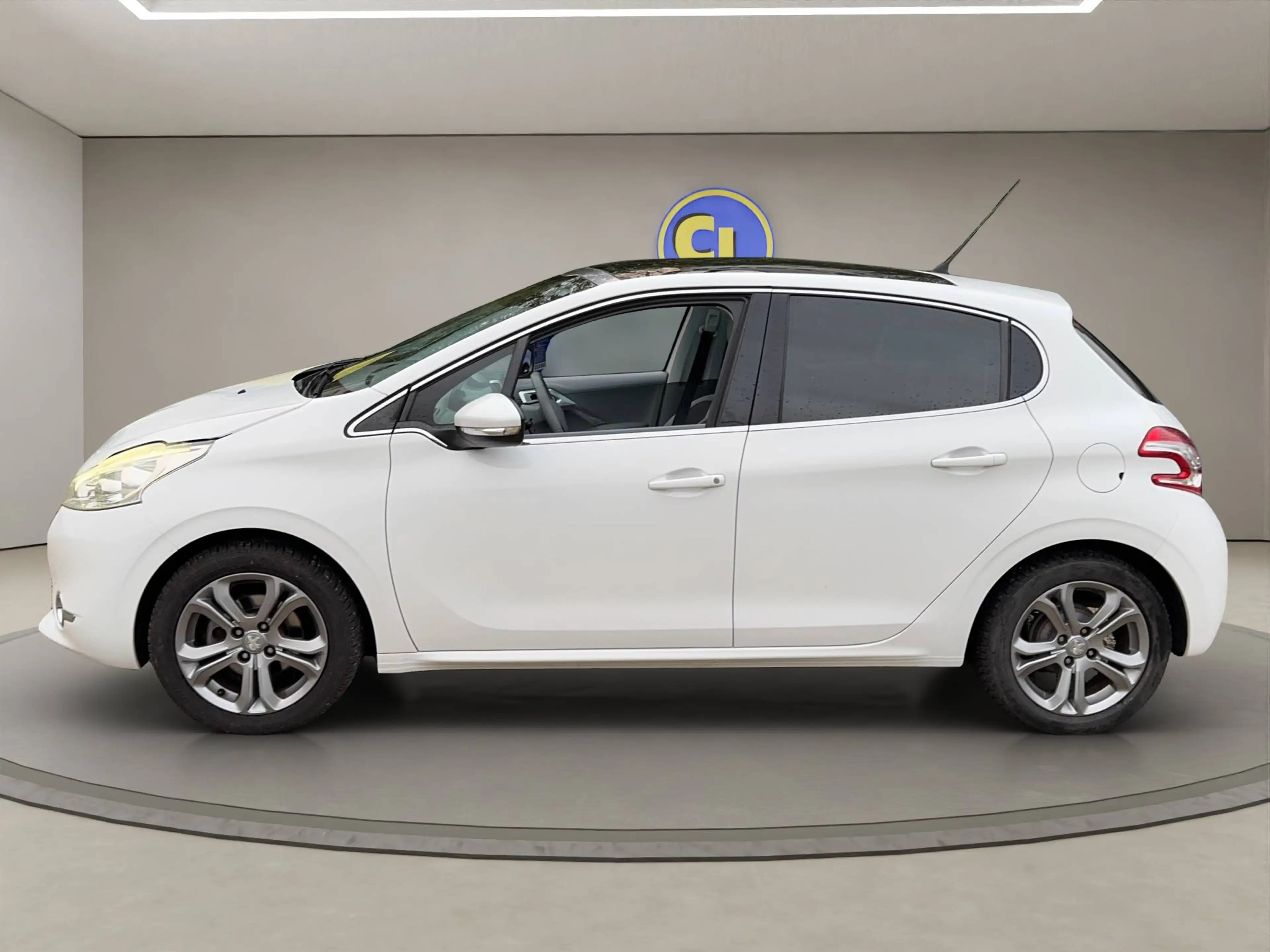 Peugeot 208 208  3-Türer 82 VTI Allure — photo 3