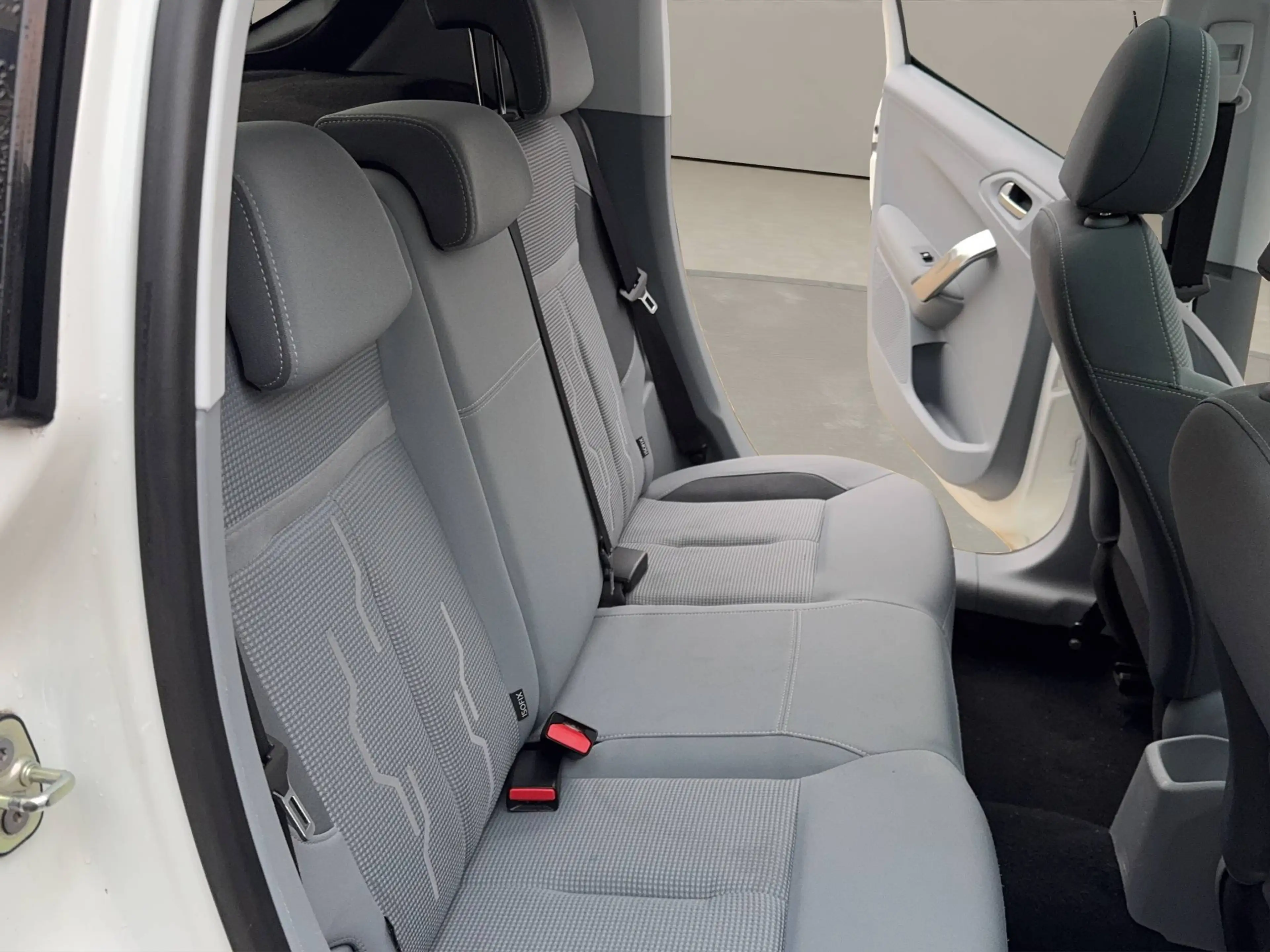 Peugeot 208 208  3-Türer 82 VTI Allure — photo 15