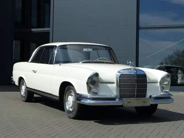 Mercedes-Benz 220 SE Coupe W 111