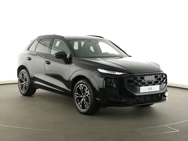 Audi Q3 view 9