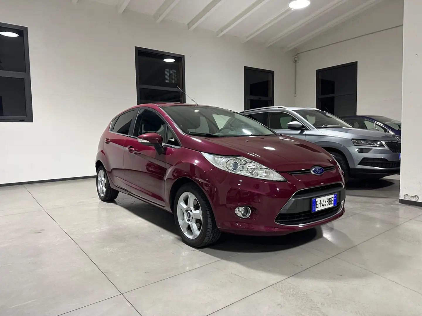 Ford Fiesta Fiesta 1.4 TDCi 70CV 5p. Titanium N1 Bs. Mauve - 2