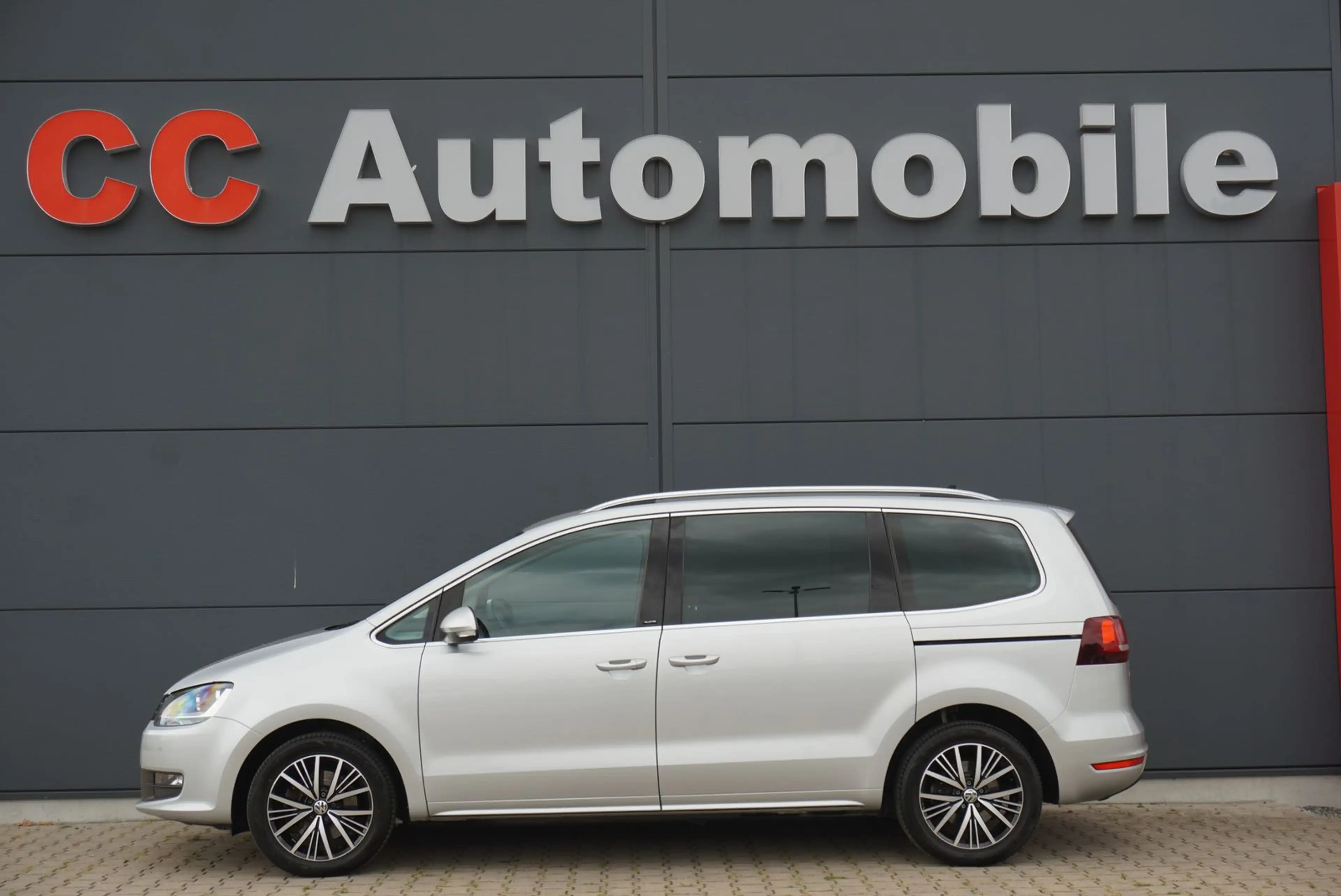 Volkswagen Sharan 2.0 TDI Allstar 7 Sitze/AHK/Navi/ACC/AHK/