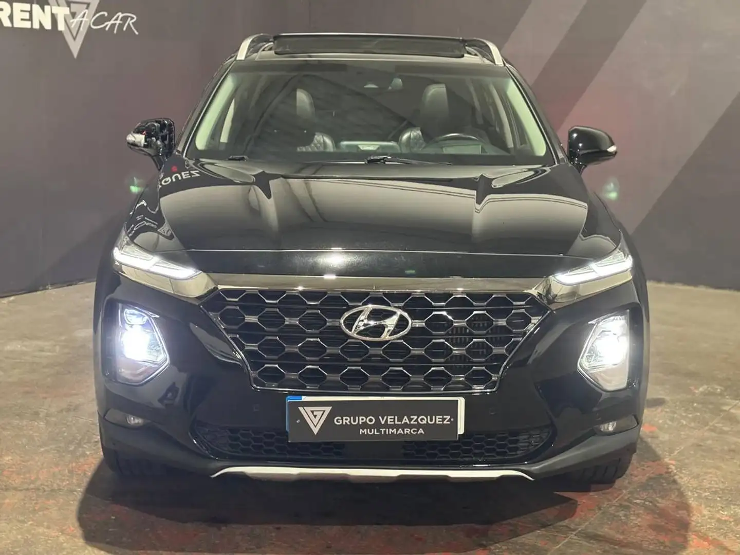 Hyundai SANTA FE Tm 2.2CRDi Tecno SR 4x2 Aut. Zwart - 2
