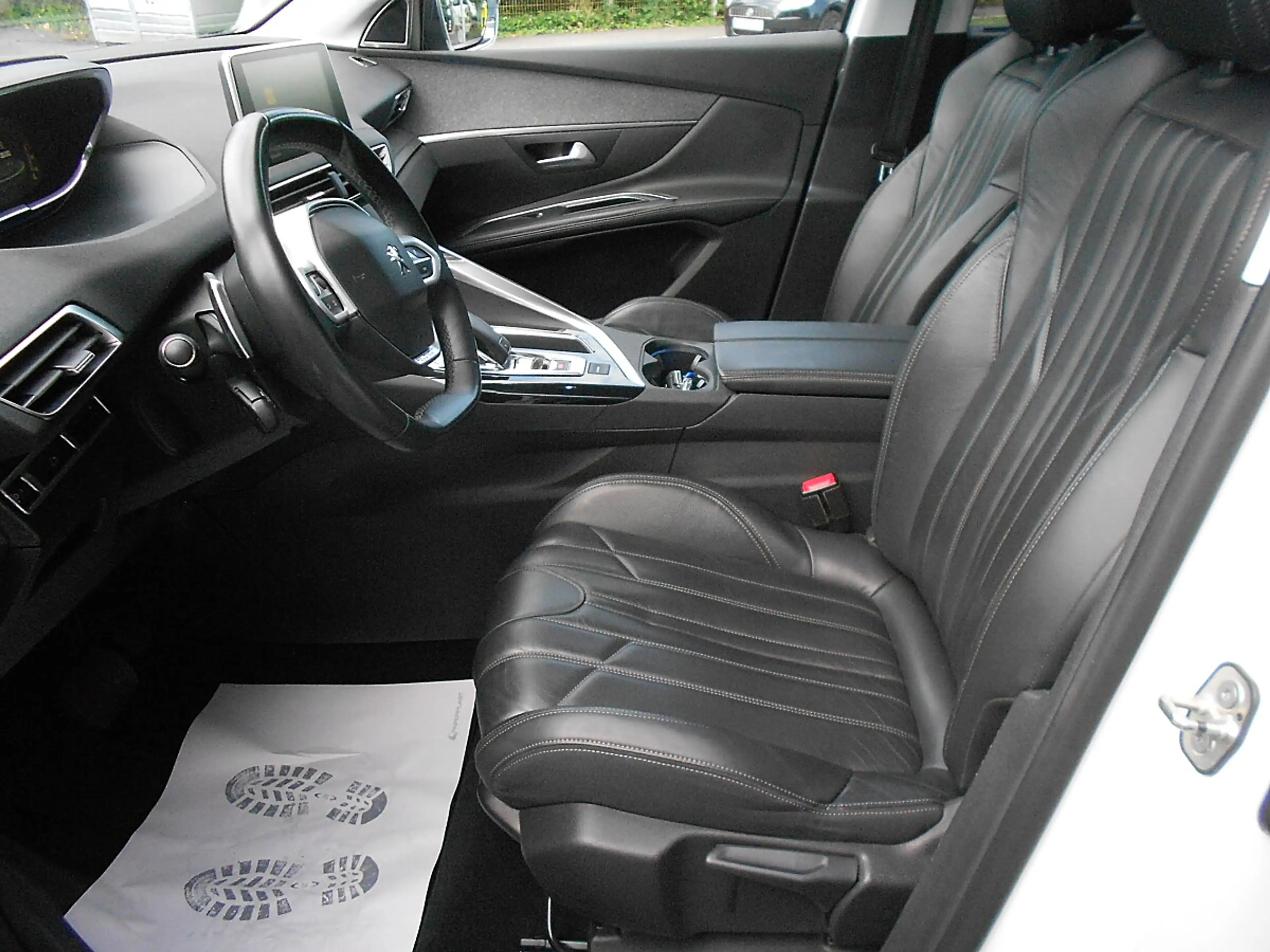 Peugeot 5008 1.2 PureTech 130 Allure — photo 15