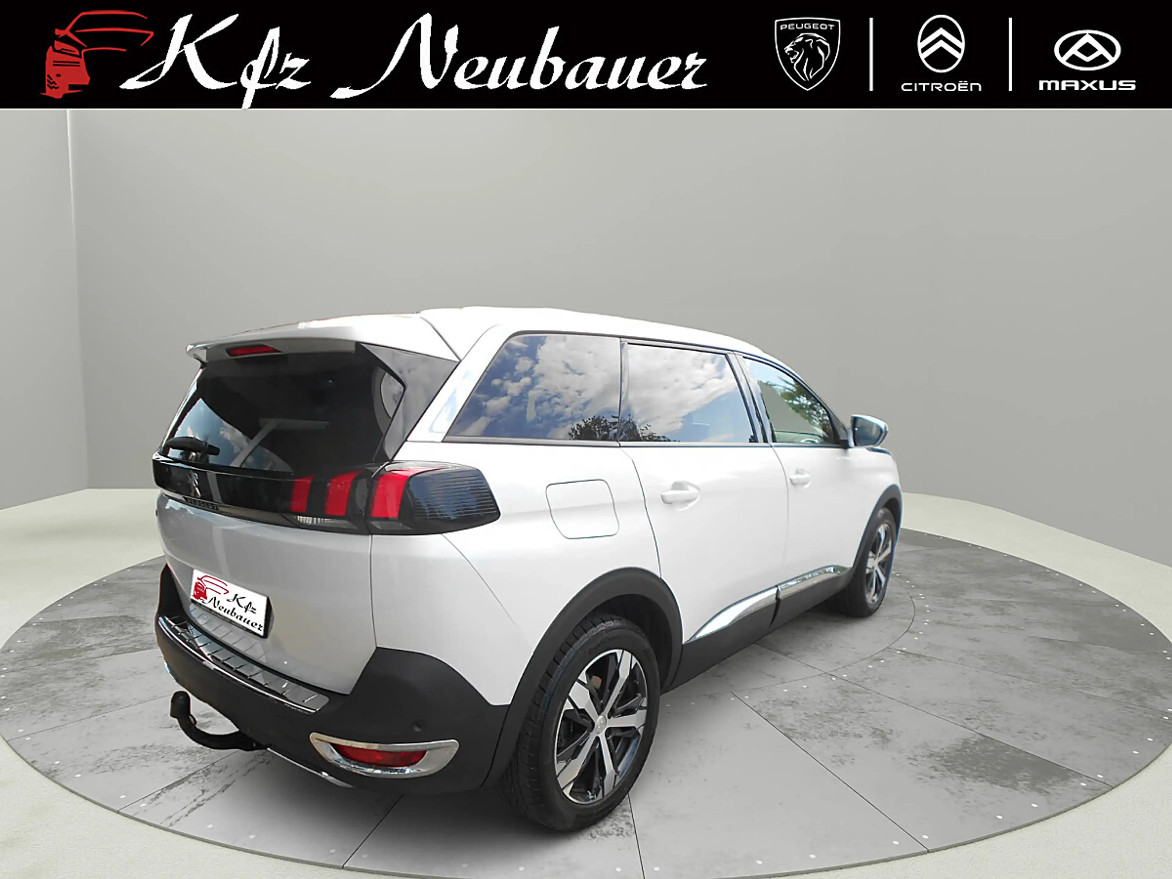 Peugeot 5008 1.2 PureTech 130 Allure — photo 4