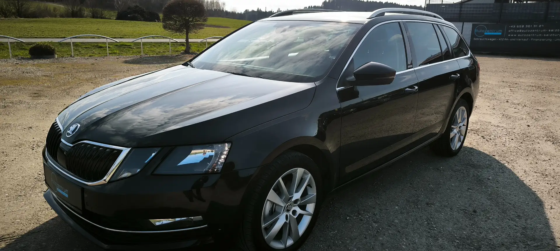 Skoda Octavia Combi 4x4 Style TDI Schwarz - 1