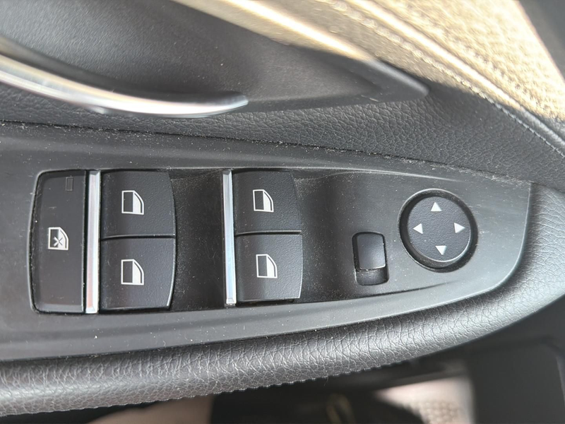 BMW 530 d xDrive M-Sport Bi- Xenon Leder Navi HeadUp — photo 11