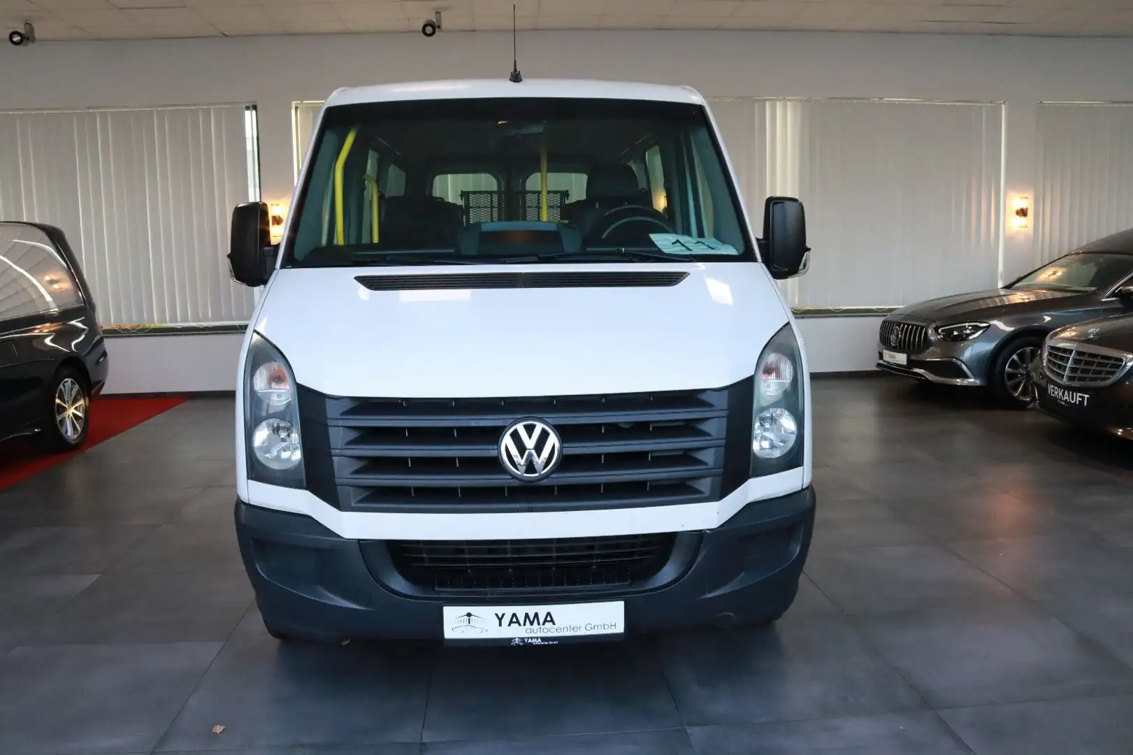 Volkswagen Crafter 2.0 TDI mit Behindertenrampe + 8-SITZER Weiß - 2