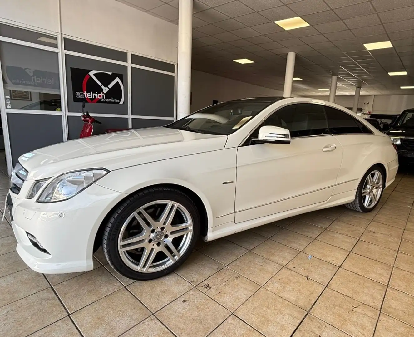 Mercedes-Benz E 250 Coupé 250CDI BE 7G Plus Blanc - 2