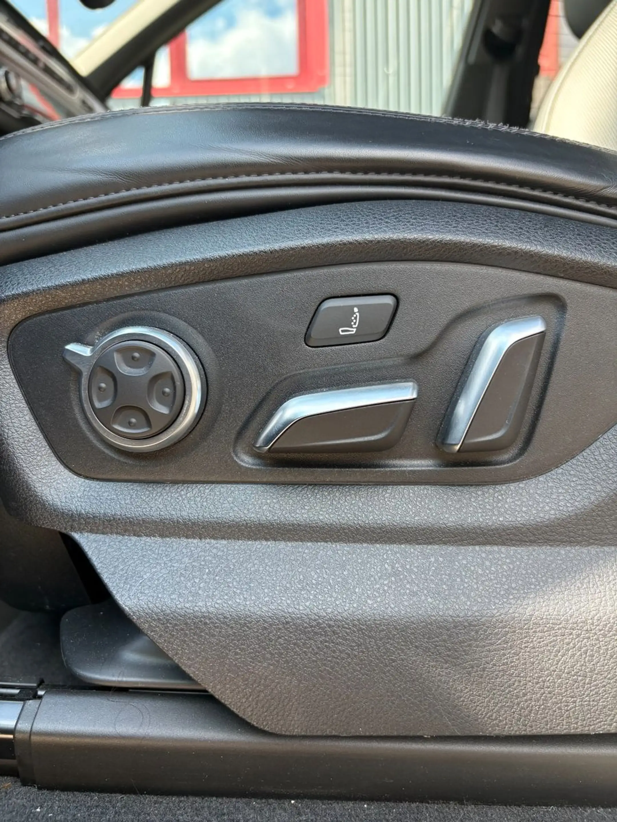 Audi SQ7 4.0 TDI V8 quattro*Head-up*AHK*VOLL* — photo 9