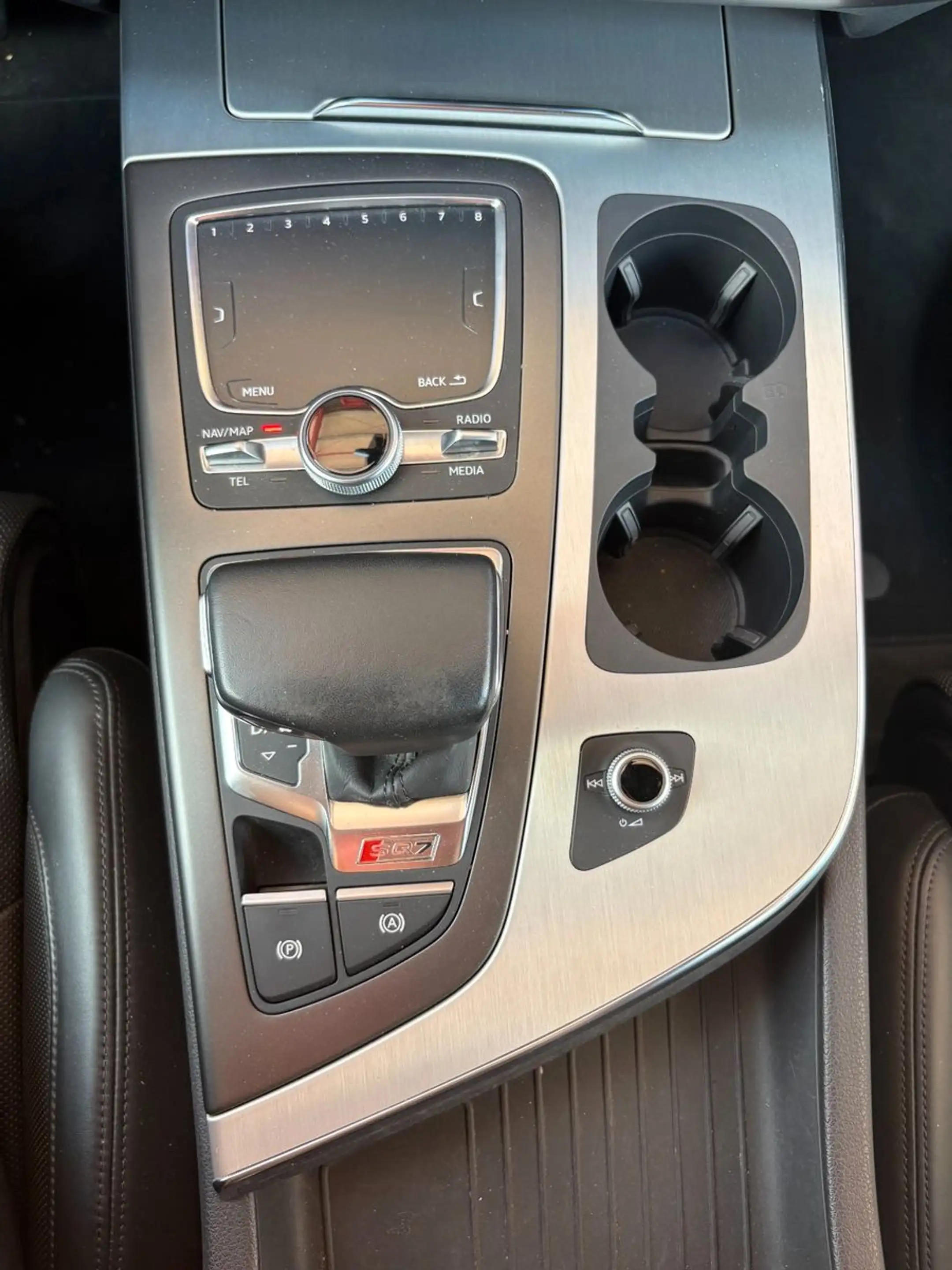 Audi SQ7 4.0 TDI V8 quattro*Head-up*AHK*VOLL* — photo 12