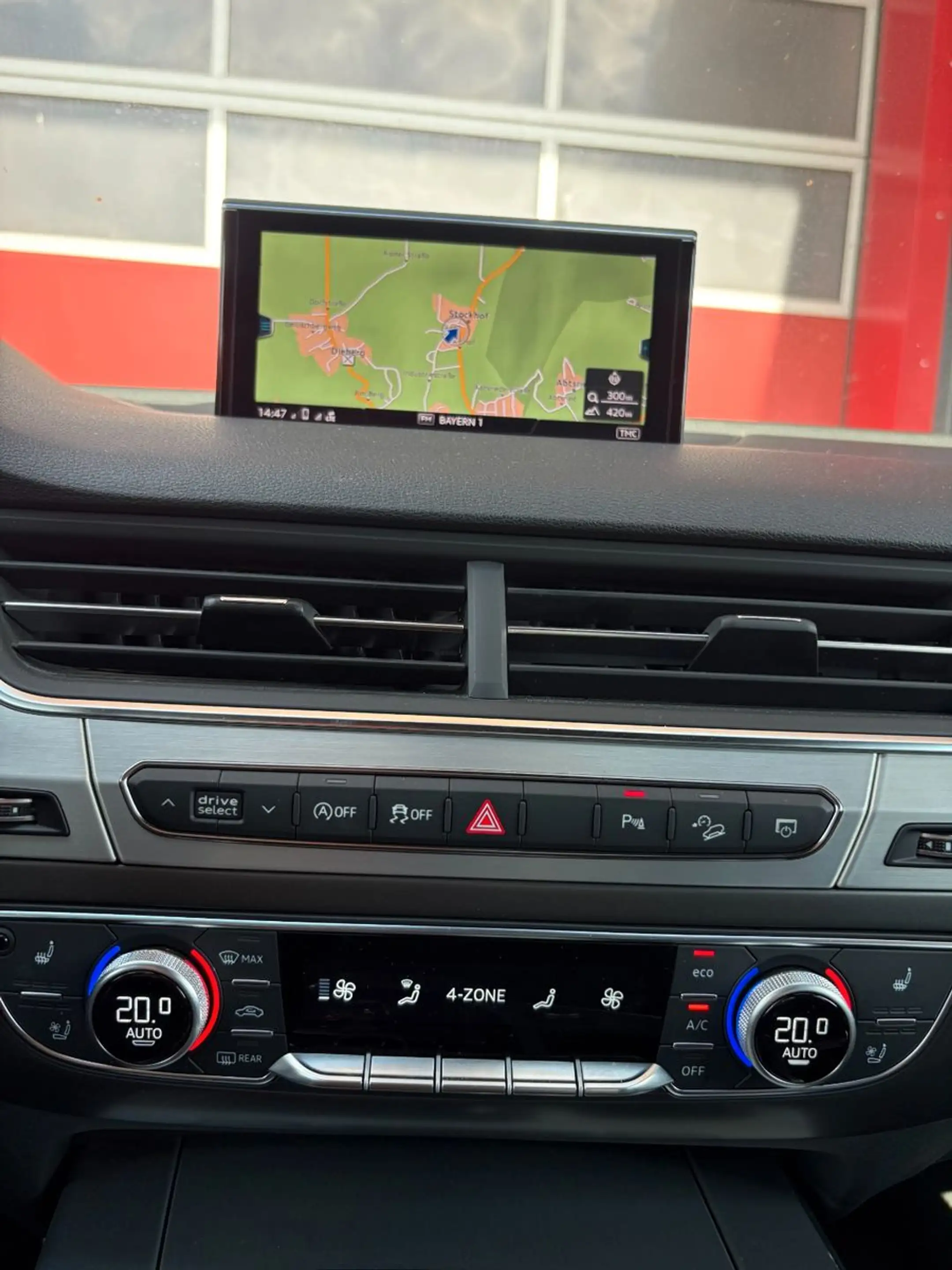 Audi SQ7 4.0 TDI V8 quattro*Head-up*AHK*VOLL* — photo 11