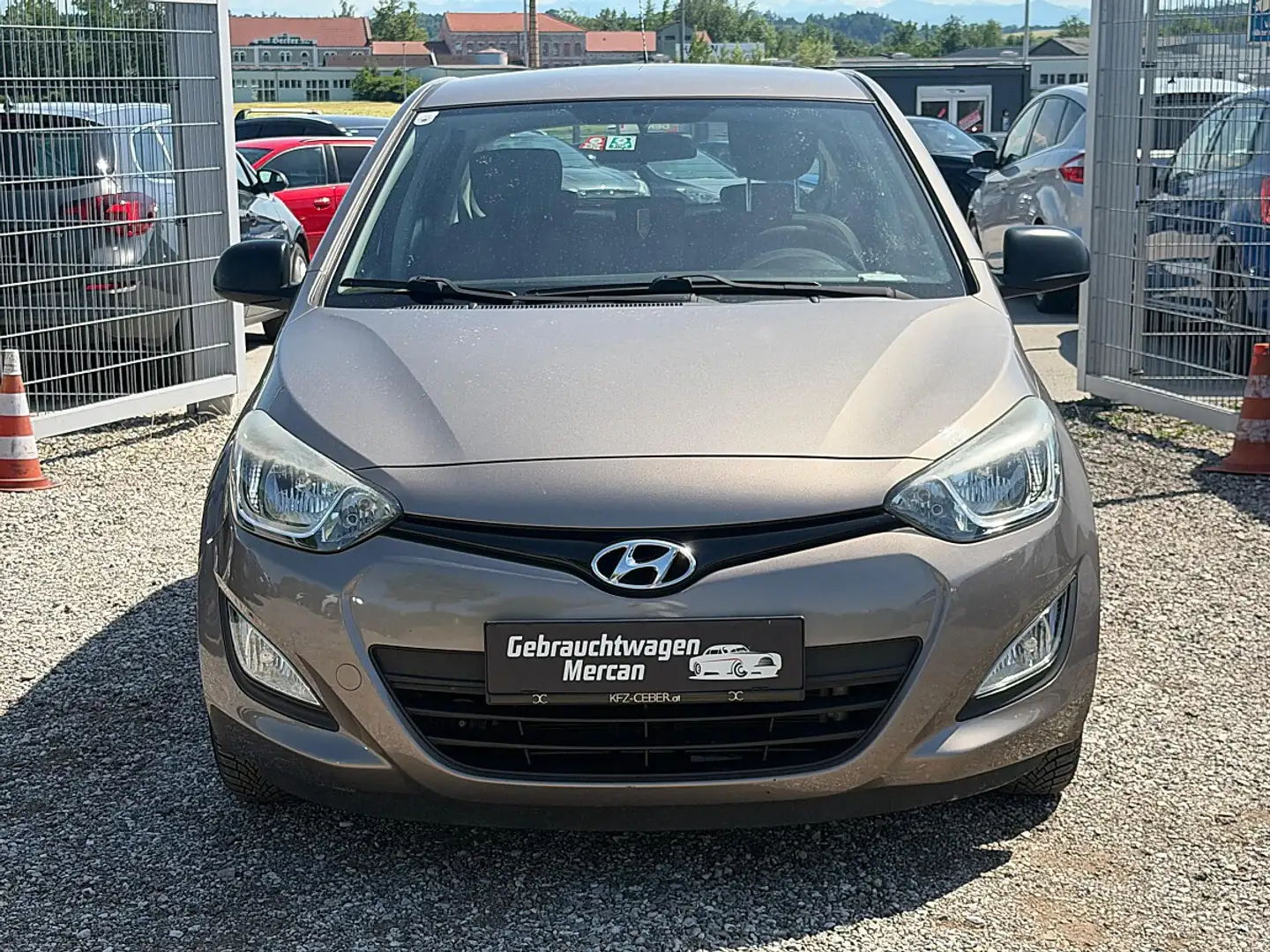 Hyundai i20 1,25 Life Braun - 2