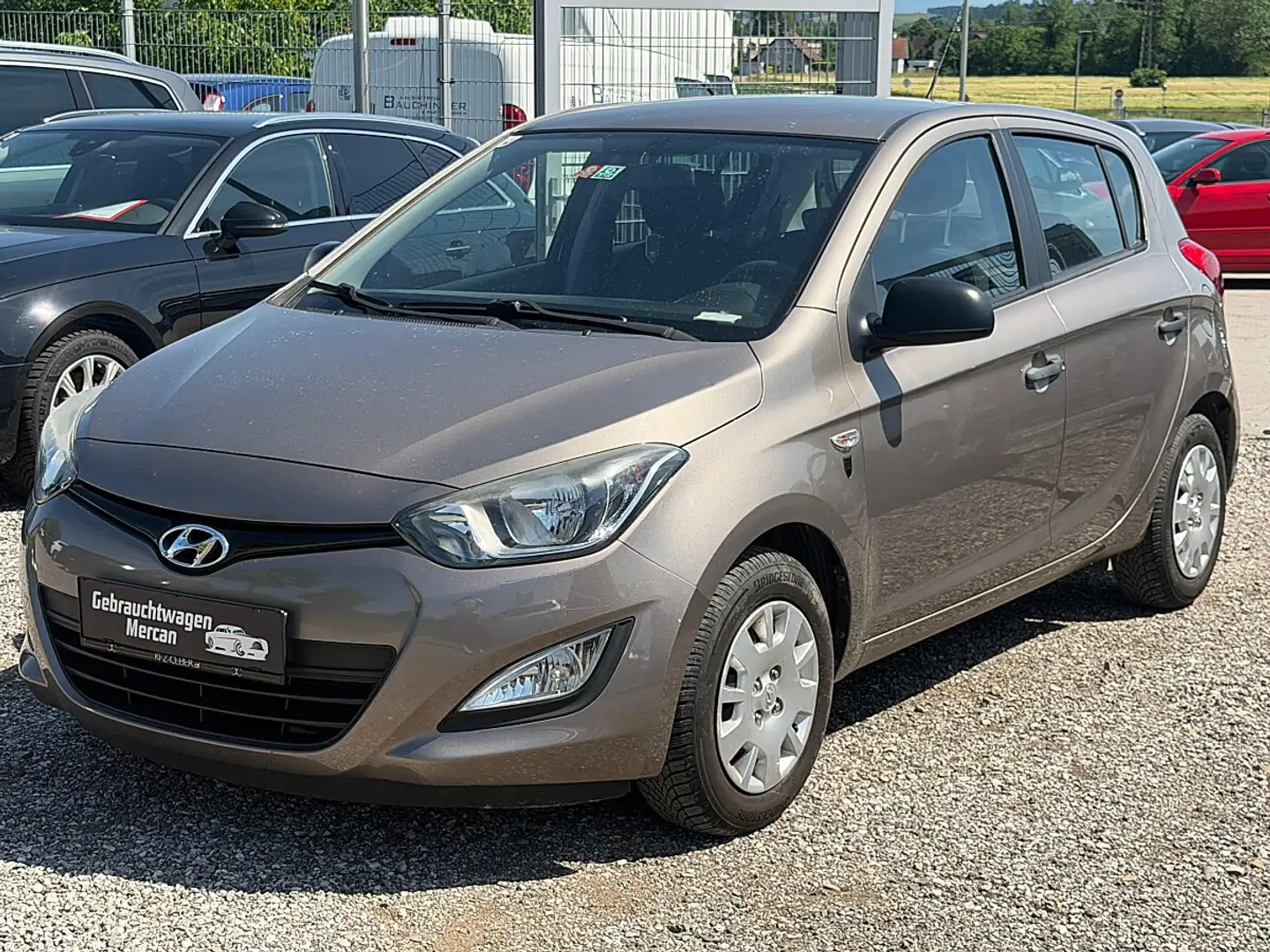 Hyundai i20 1,25 Life Braun - 1
