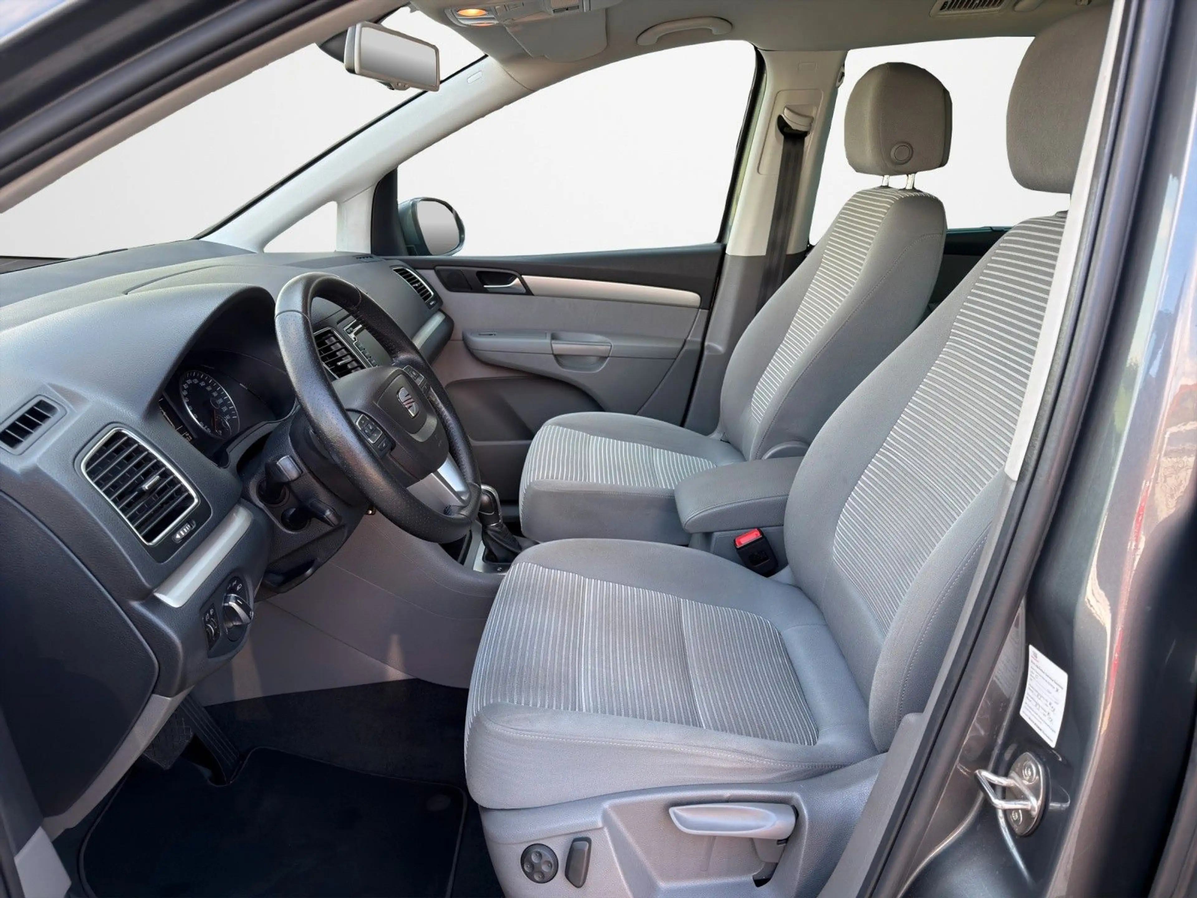 SEAT Alhambra 4You 7-Sitzer, AHK, Tempo, Motor 40000 — photo 9