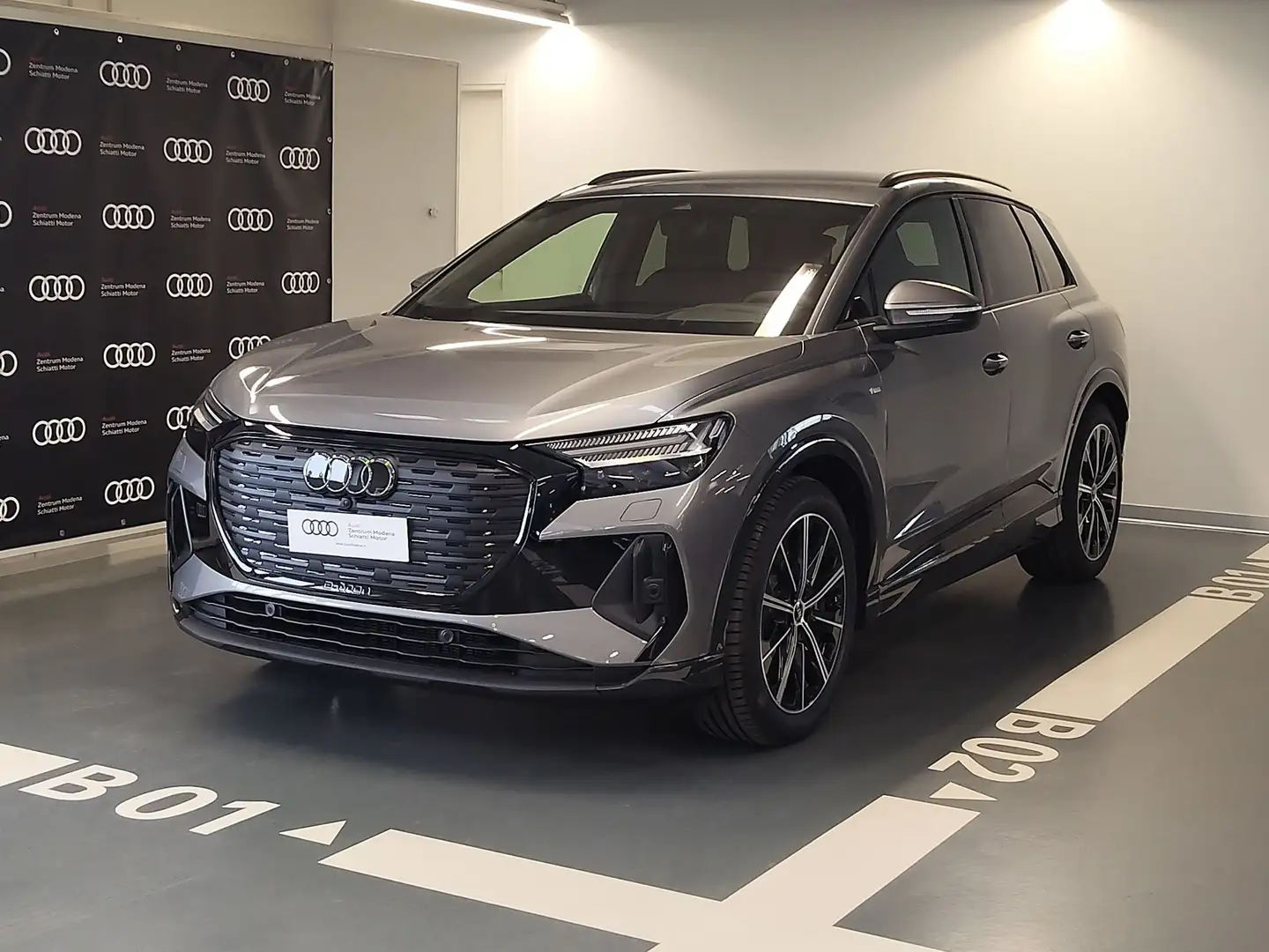 Audi Q4 e-tron Q4 55 e-tron quattro S Line edition Сірий - 1