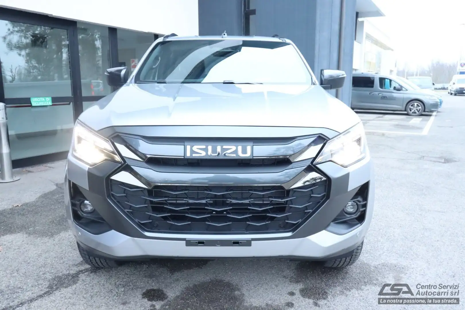 Isuzu PICK UP 1.9 aut. Crew Nitro Sport Cab Blanco - 2