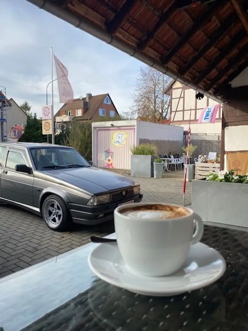 Alfa Romeo 75 2.0 Twinspark, 2.Hd, wenig KM! Grau - 2
