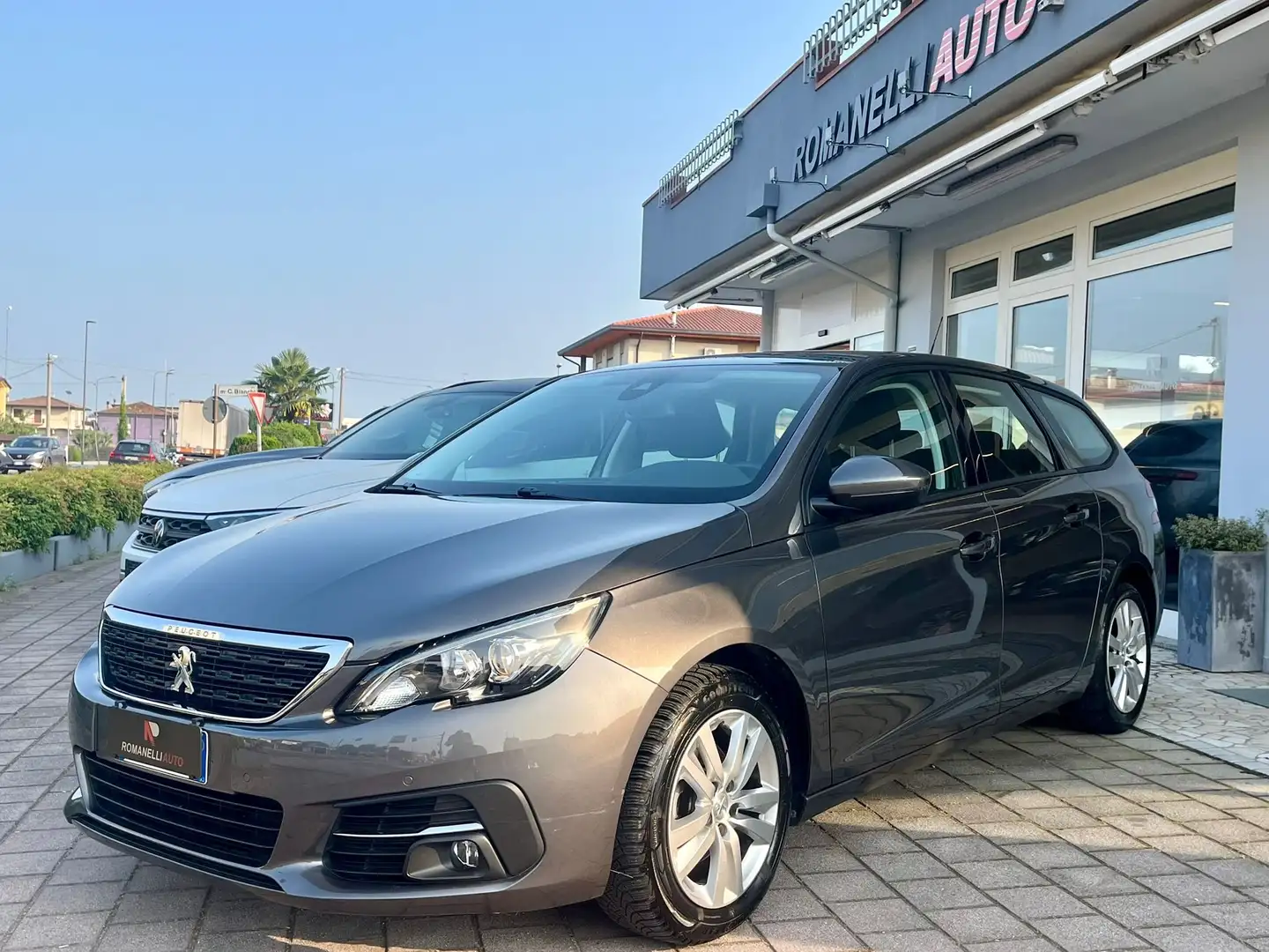 Peugeot 308 308 SW Active Business BlueHDi 130 EAT8 S&S Gris - 1