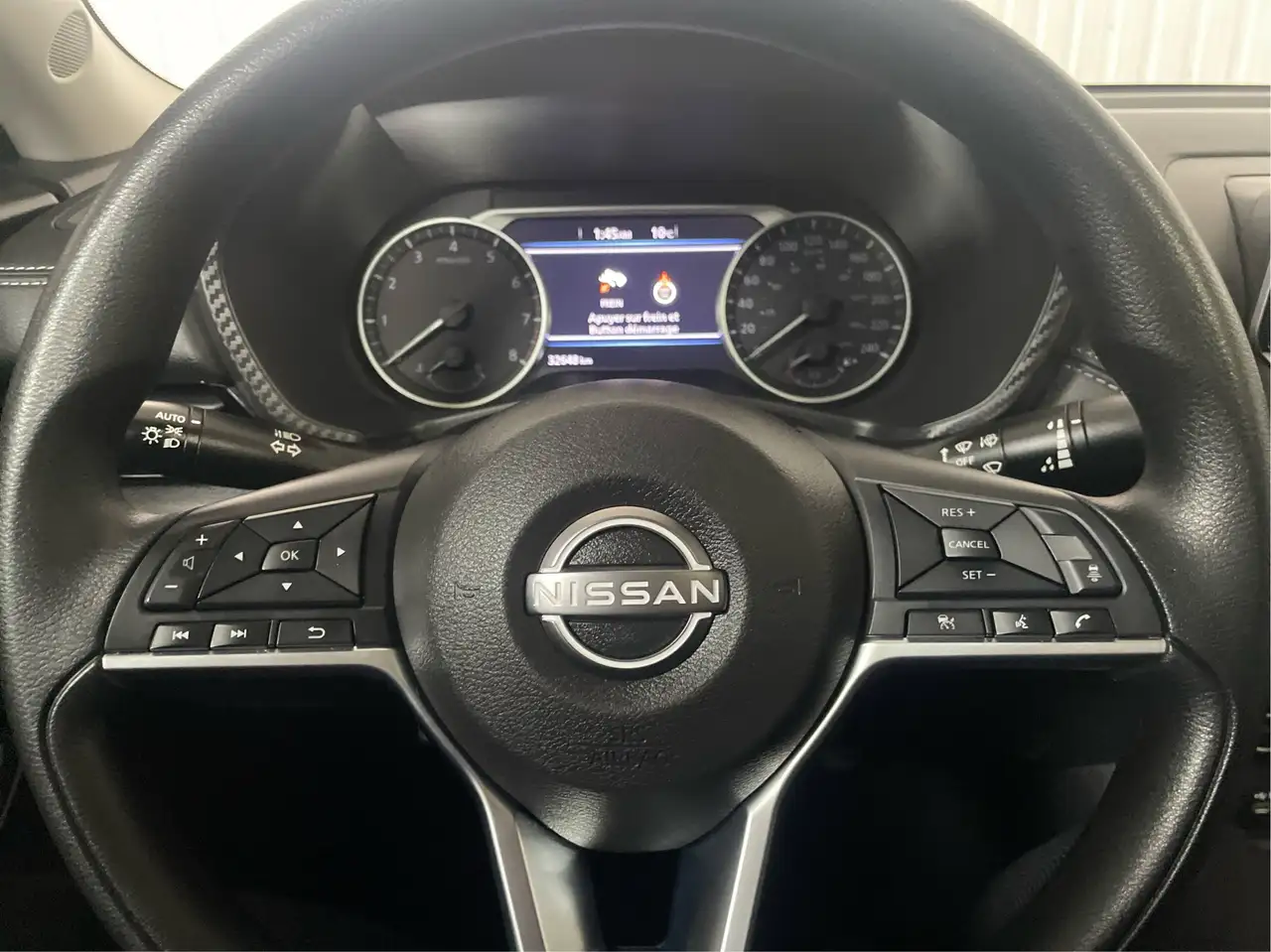 Nissan Sentra снимка Nissan Sentra