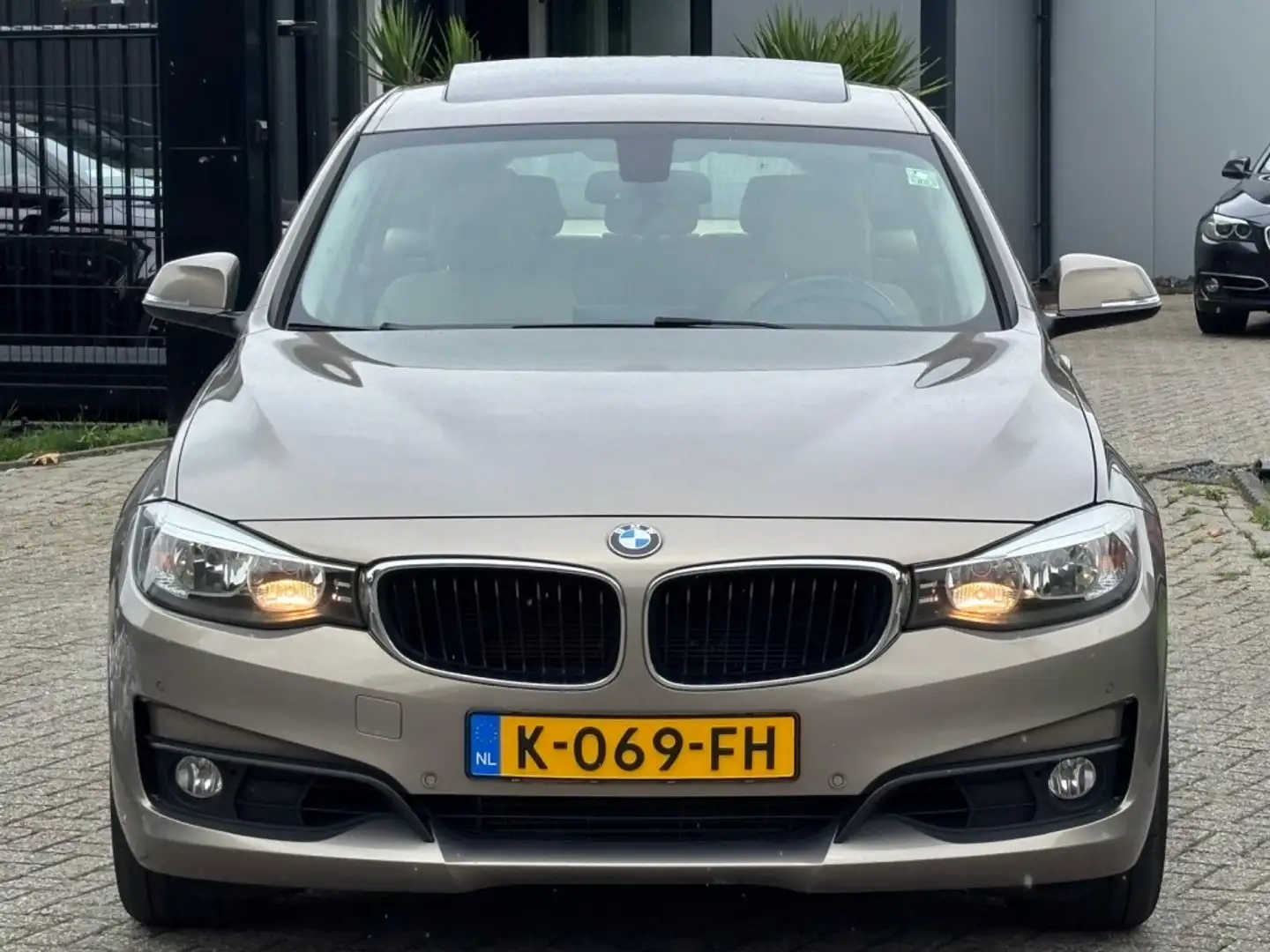 BMW 328 3-serie Gran Turismo 328i X-Drive High Executive 2 Braun - 2