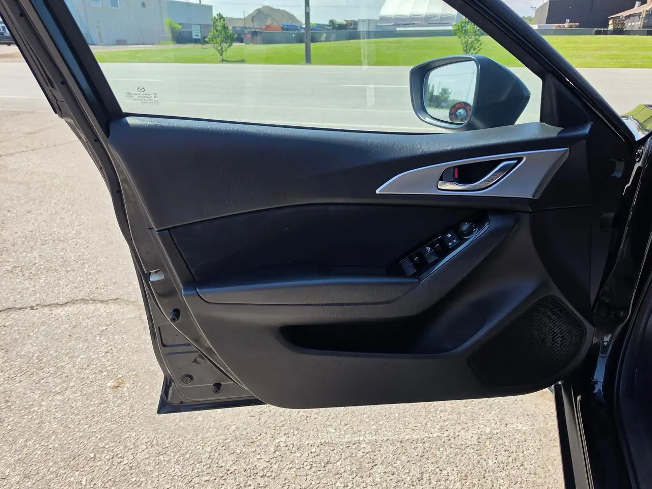 Mazda 3 снимка Mazda 3