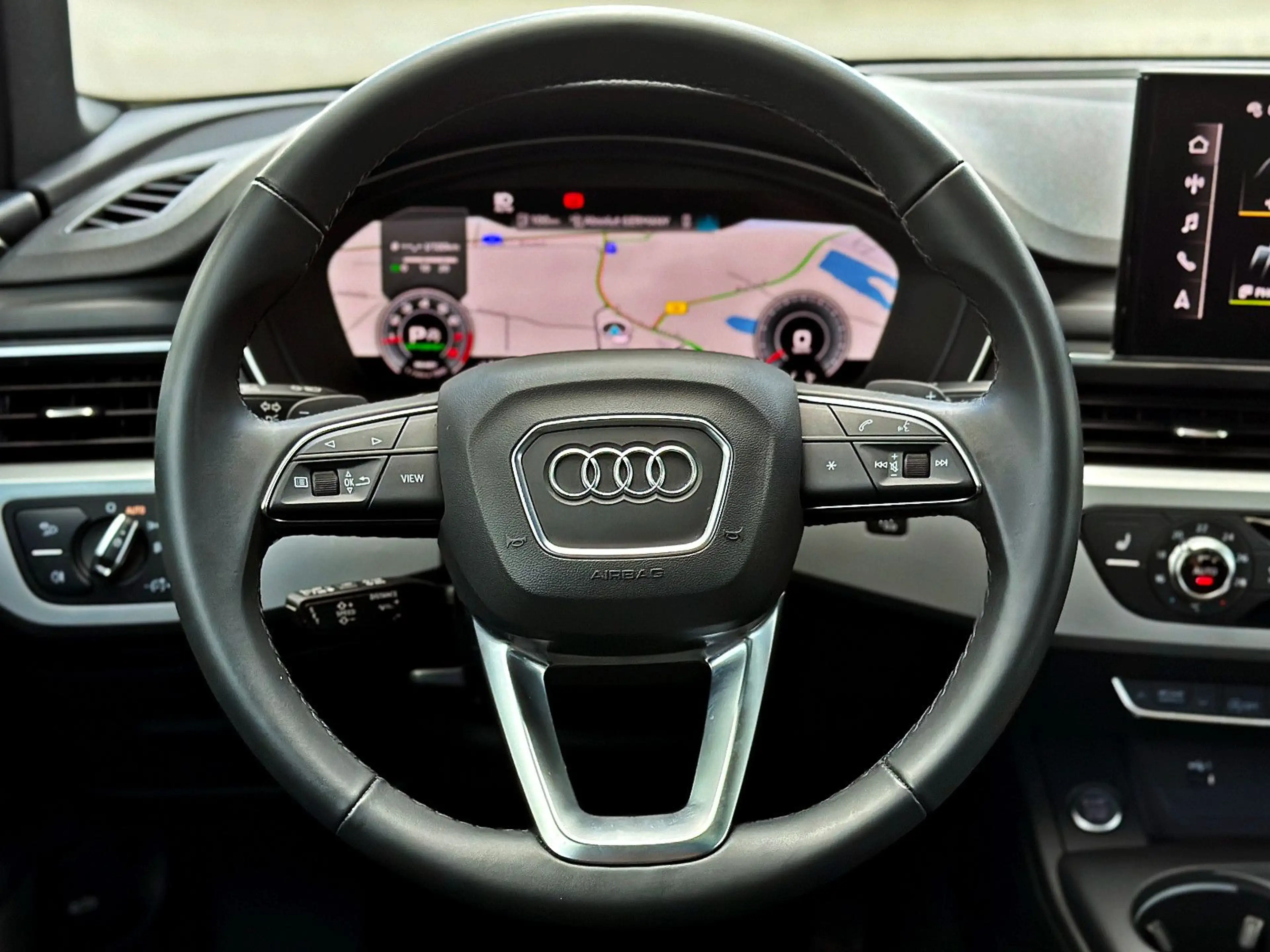 Audi A4 Avant 45TFSI qu S LINE BLACK PANO AHK MATRIX — photo 15
