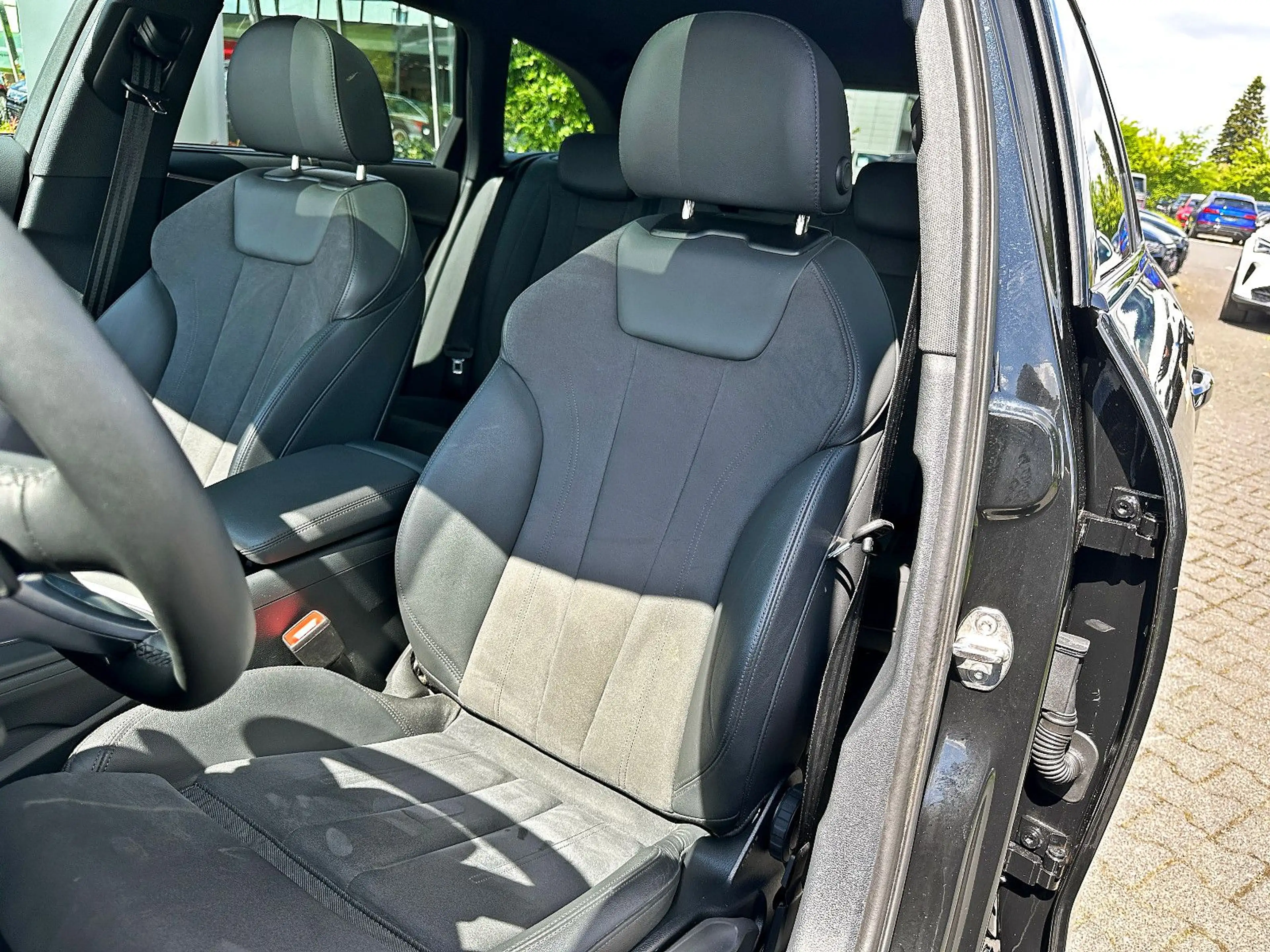 Audi A4 Avant 45TFSI qu S LINE BLACK PANO AHK MATRIX — photo 10