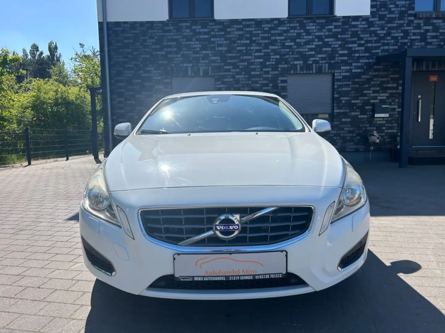 Volvo V60 Kombi Kinetic Weiß - 2