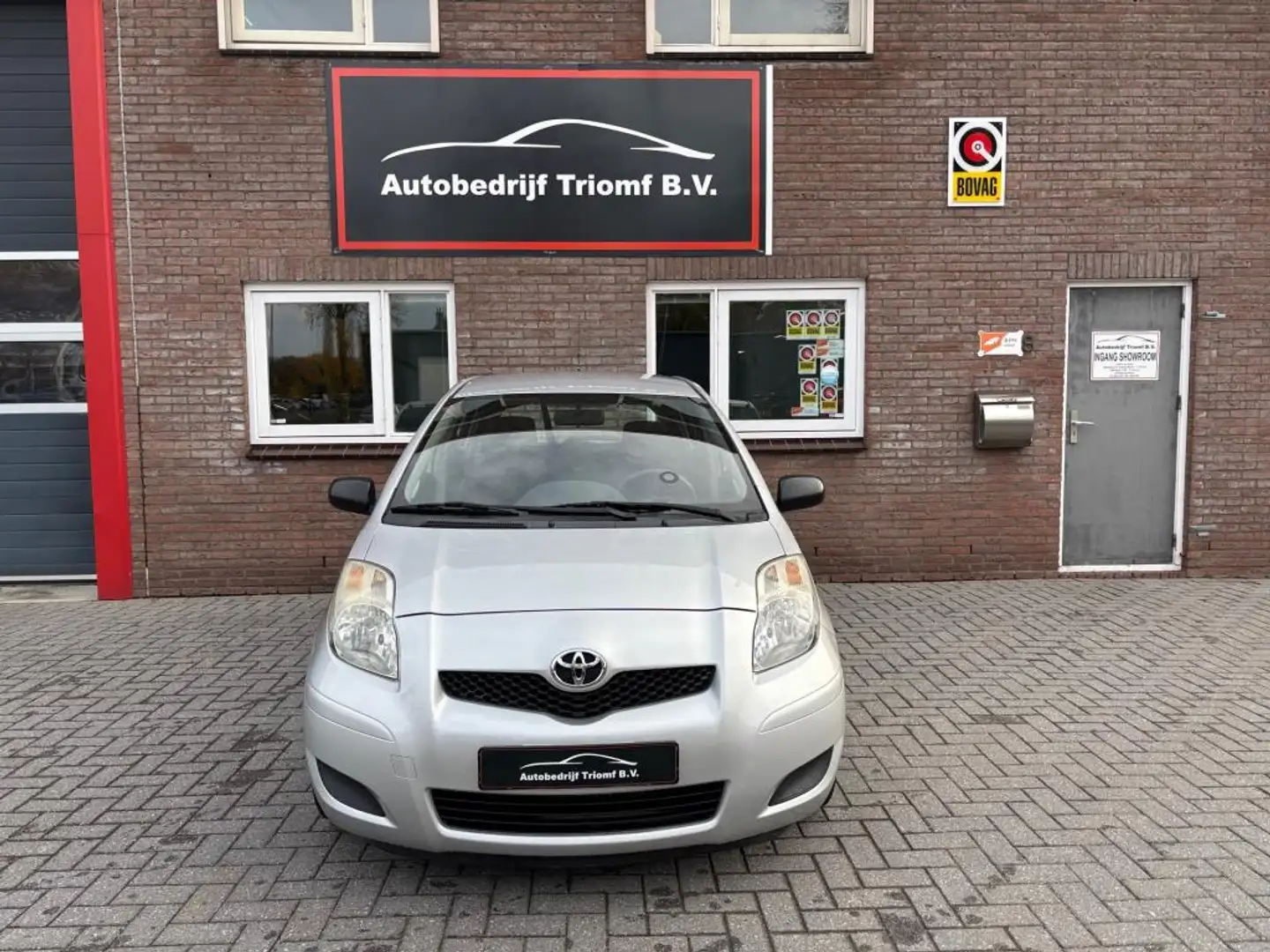 Toyota Yaris 1.3 - 1e EIGENAAR - 101 pk - AIRCO - ELEKTRISCH PA Grijs - 2