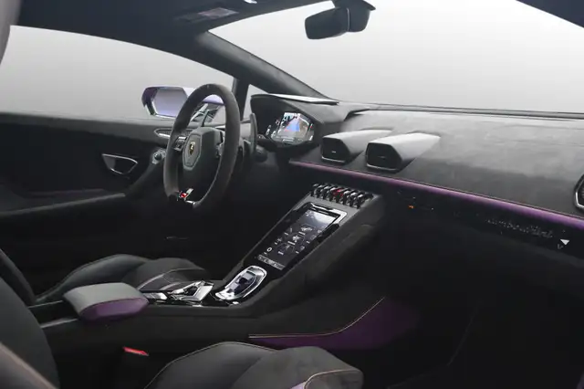 Lamborghini Huracan view 11