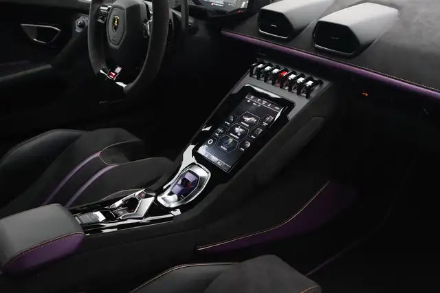 Lamborghini Huracan view 14
