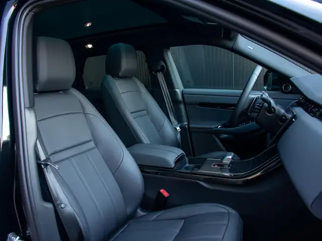 Land Rover Range Rover Evoque view 8