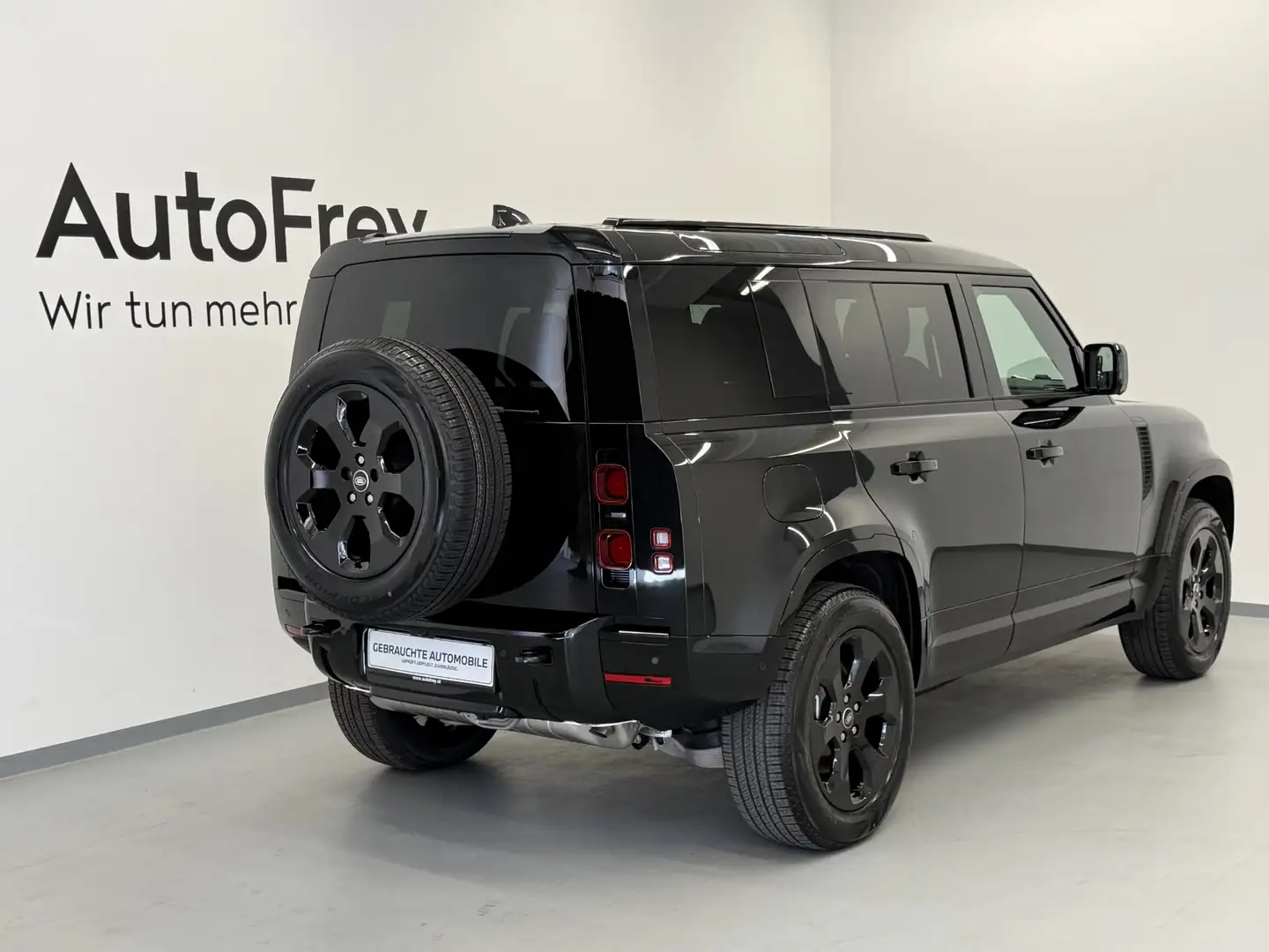 Land Rover Defender 110 P300e PHEV AWD X- Schwarz - 2