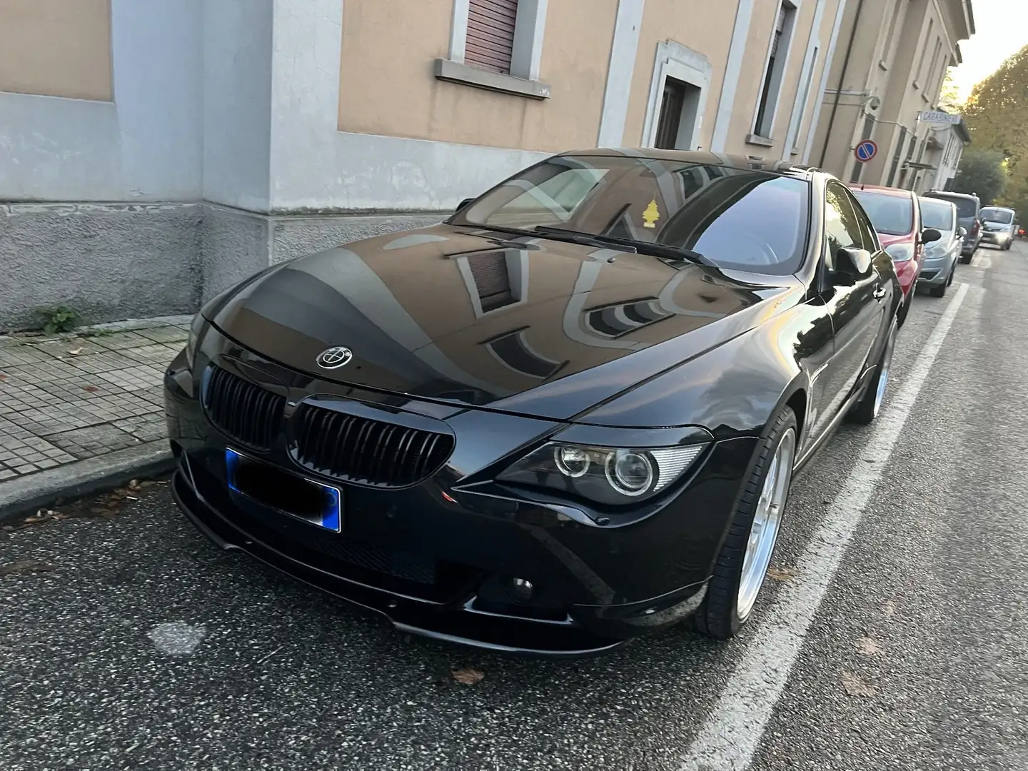 BMW 630 i Schwarz - 2